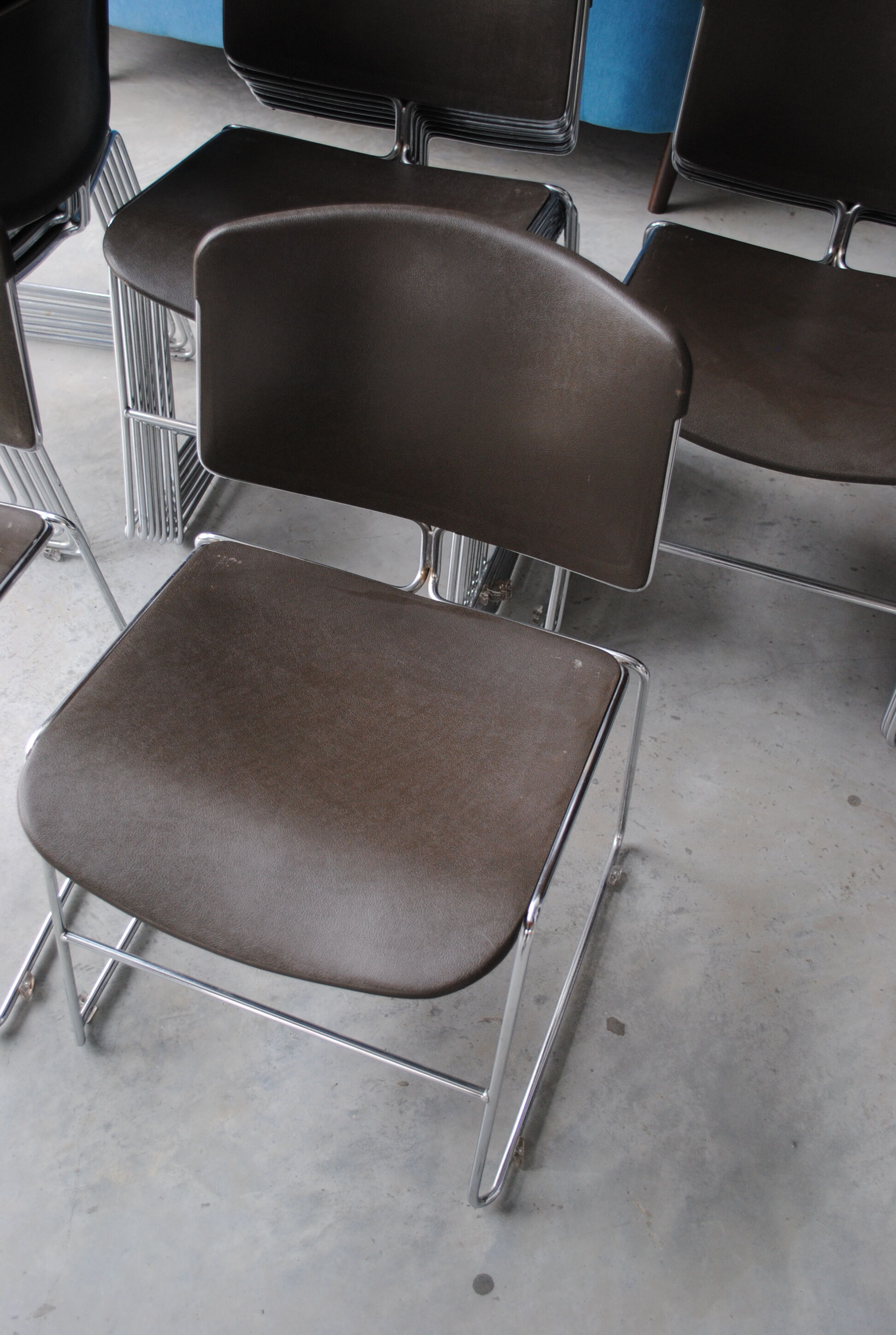 8 chairs Max Stacker