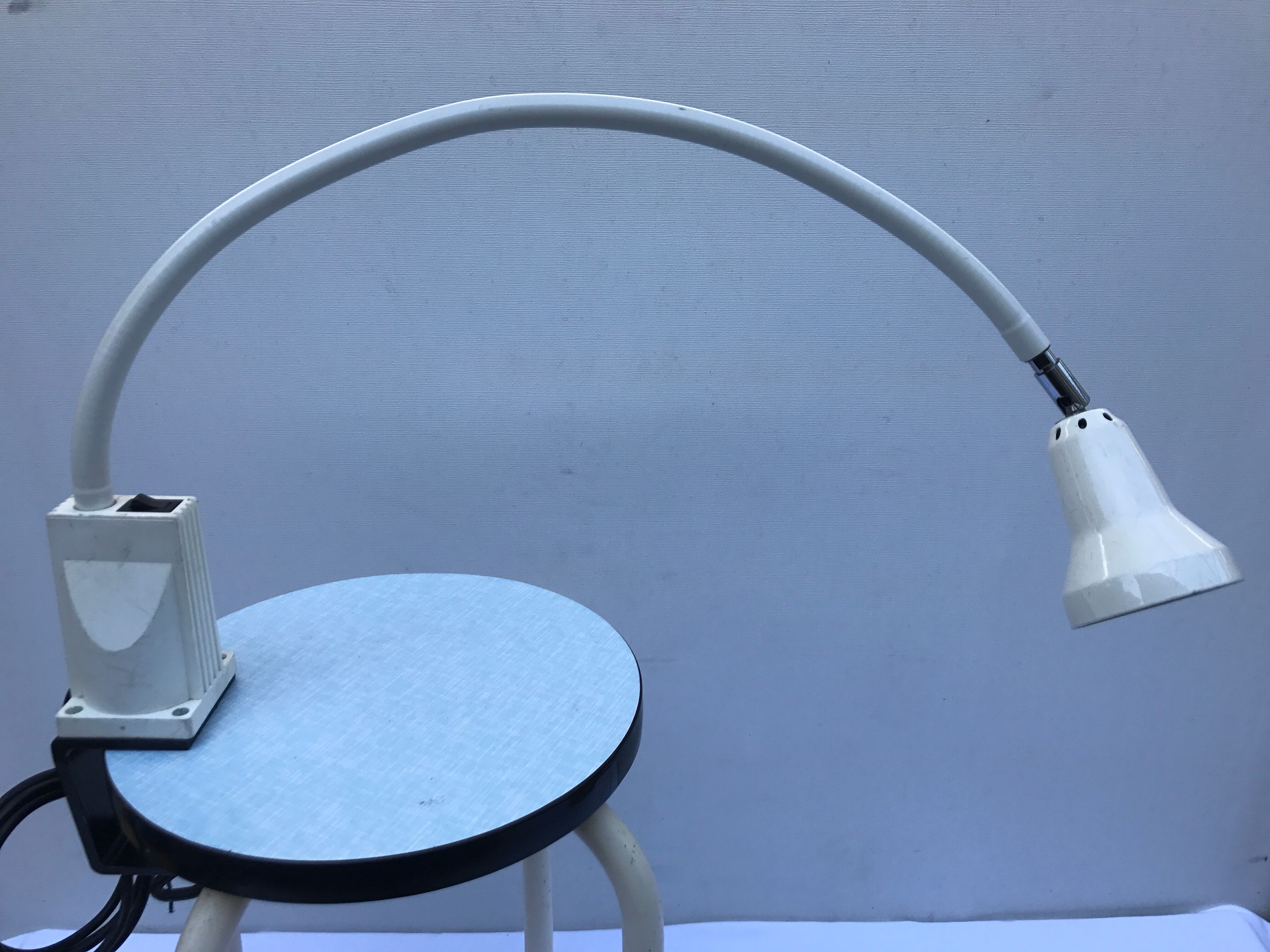 Lampe médicale architecte bras flexible & tête metal blanc