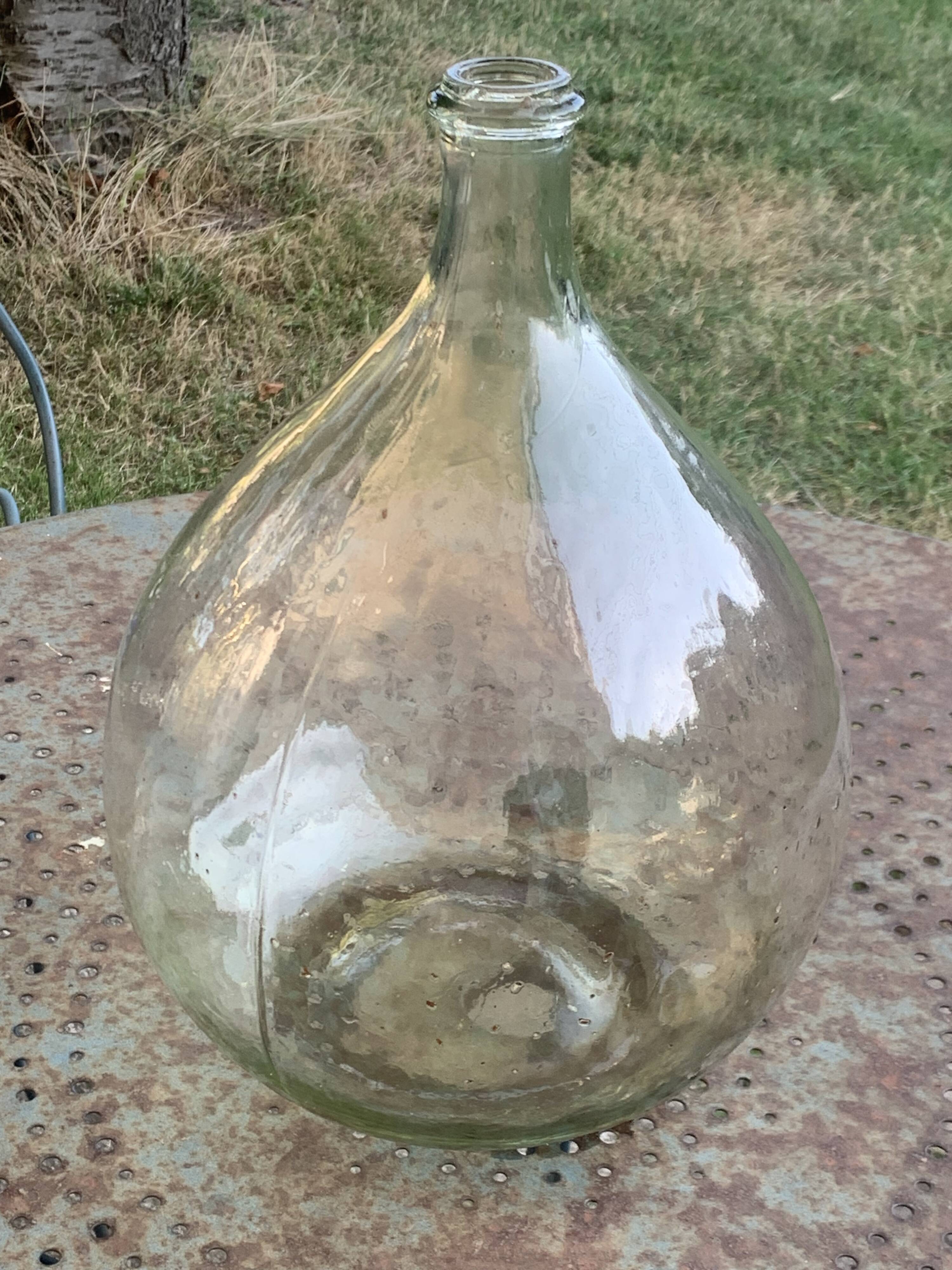 Dame Jeanne, bonbonne, bouteille en verre transparente, verre très épais