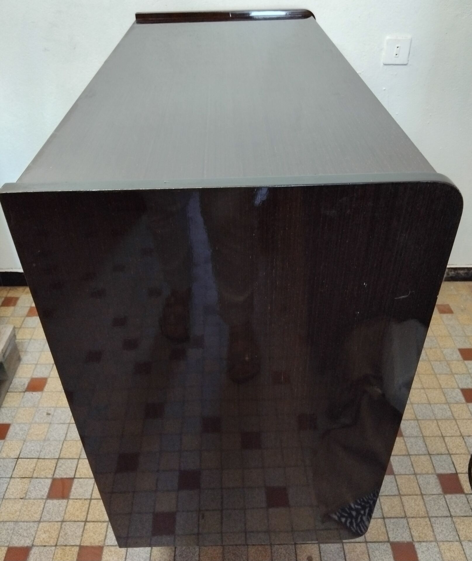 Vintage Lacquered Wooden Chest of Drawers