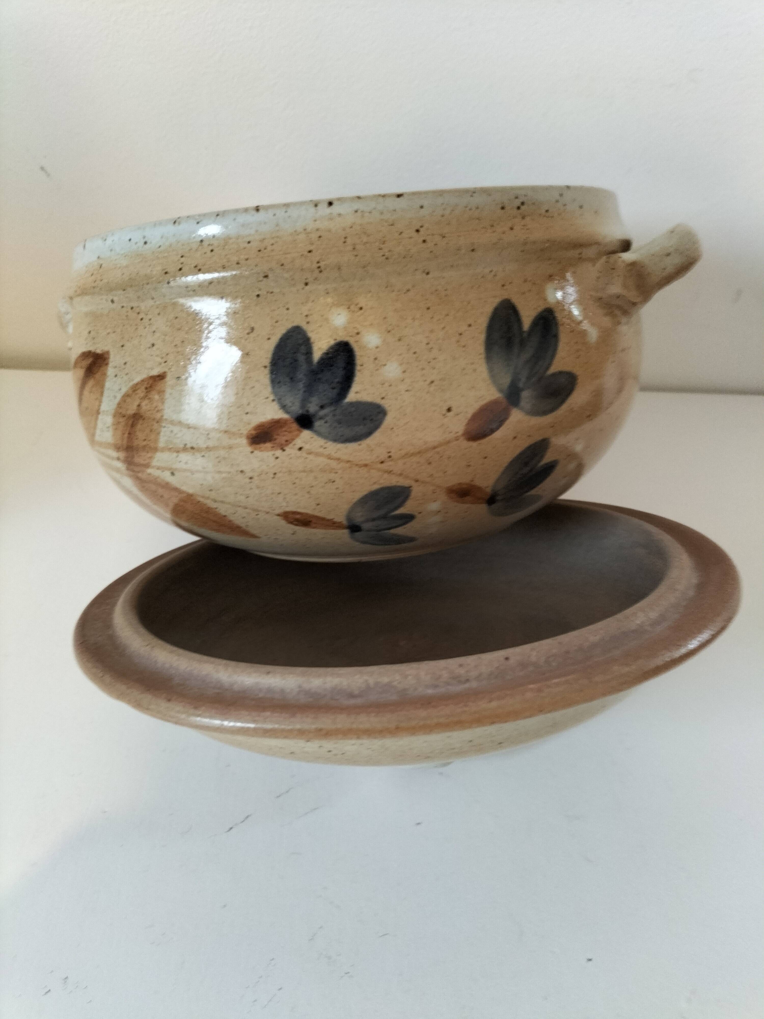 Vintage stoneware soup tureen from the Marais – rustic charm, cottagecore spirit.