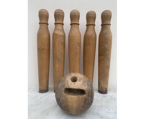 Bowling game of common bowling pins 1900