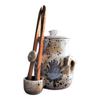 Gros pot à cornichons poterie artisanale signé  A . Prudhomme avec pince France