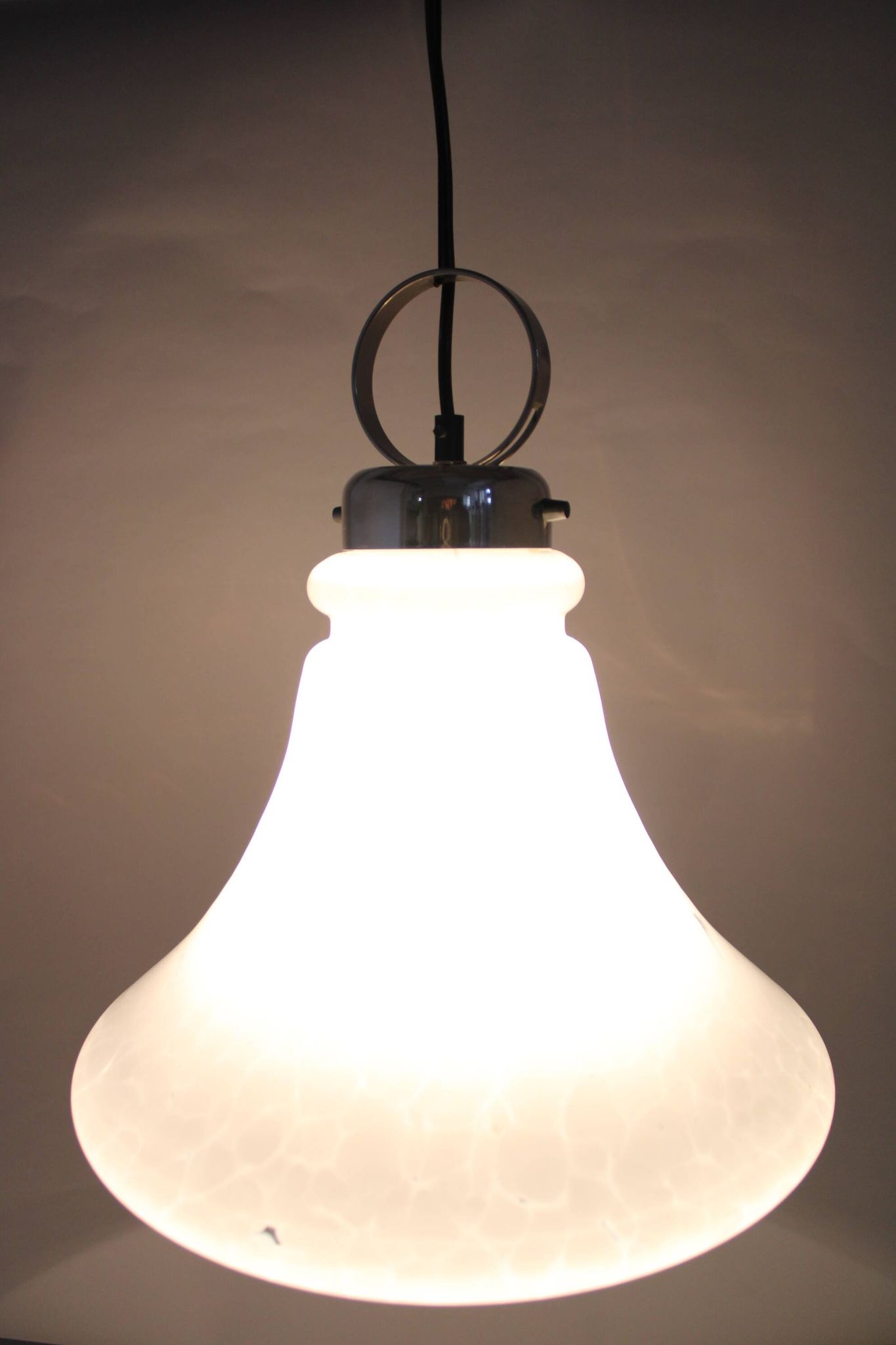 Suspension italienne en verre, années 1970