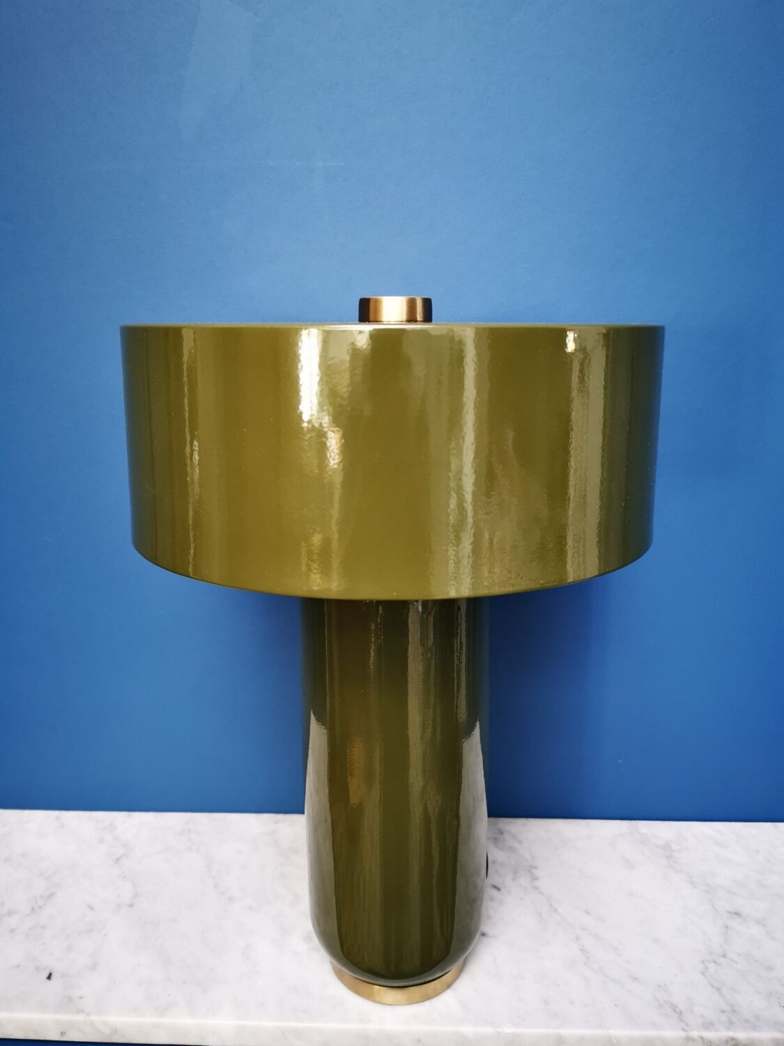 Khaki enamelled lamp