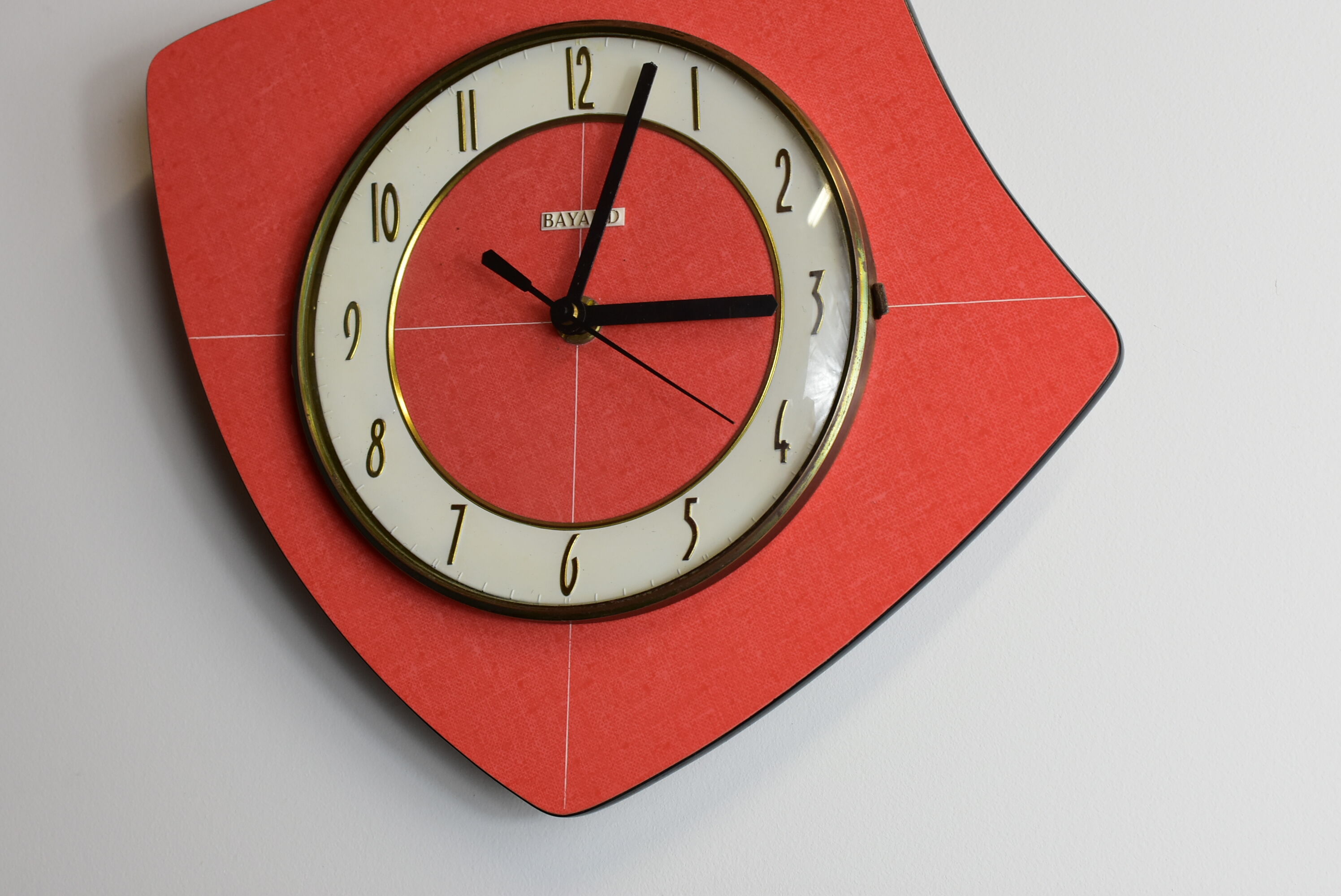 Bayard vintage red clock