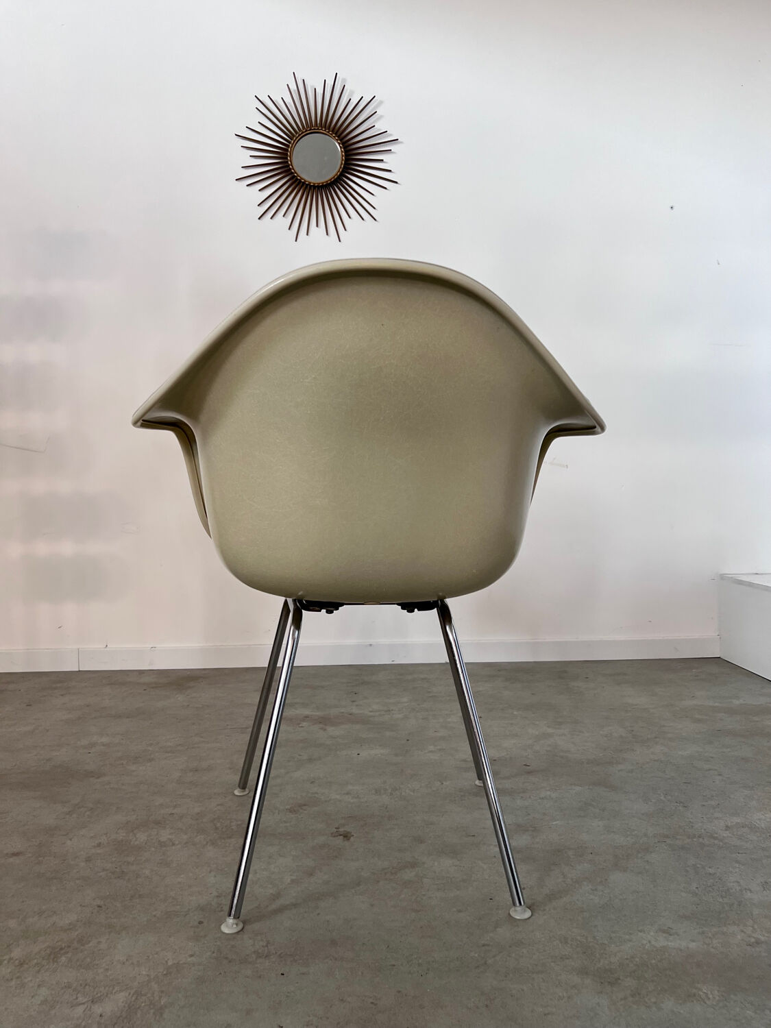 Old Charles and Ray Eames Vitra design armchair from the 70s fiberglass armchair fabric