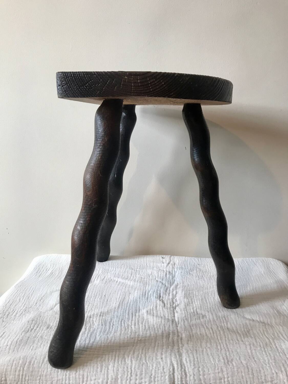 Cowherd tripod stool