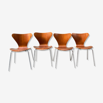 Suite de 4 chaises 3107 restaurées série 7 en teck Arne Jacobsen pour Fritz Hansen Teak