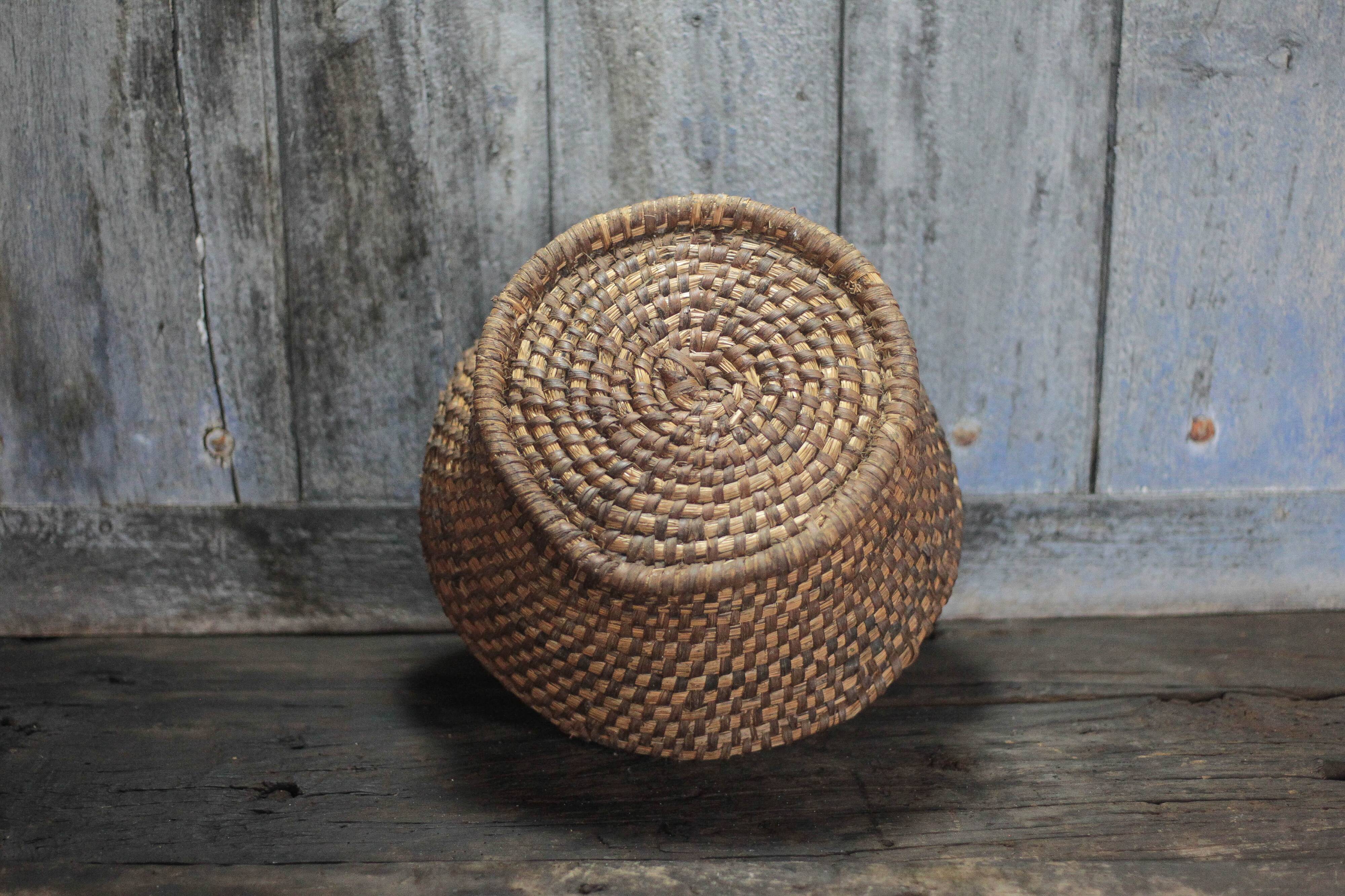 Old wicker basket, straw and bramble, woven basket, countryside, chal.