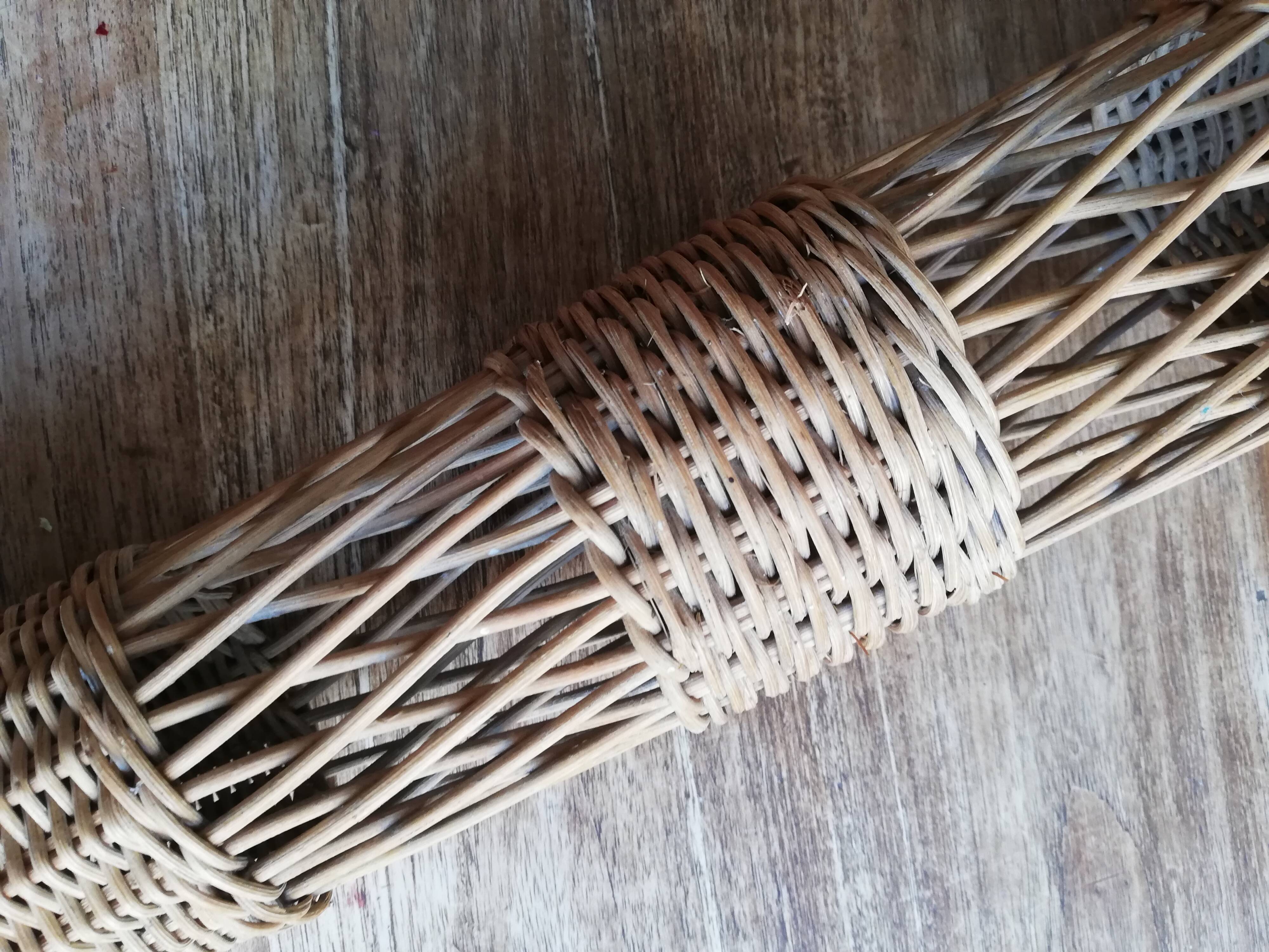 Rattan bouquet holder