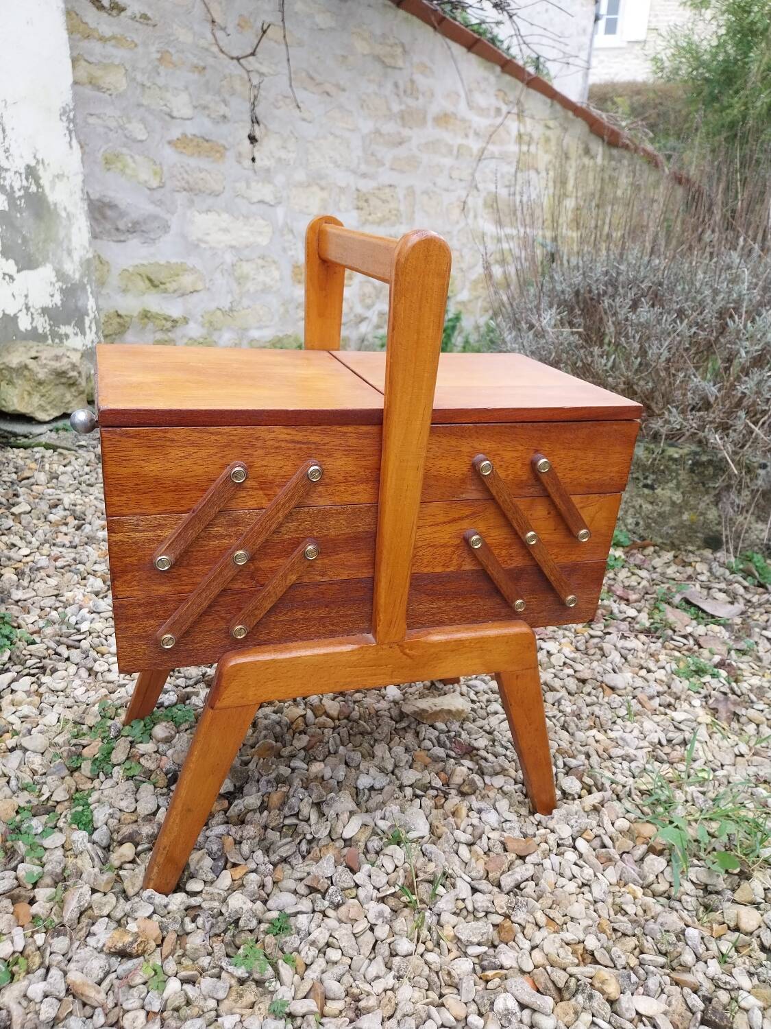 Compass feet sewing box