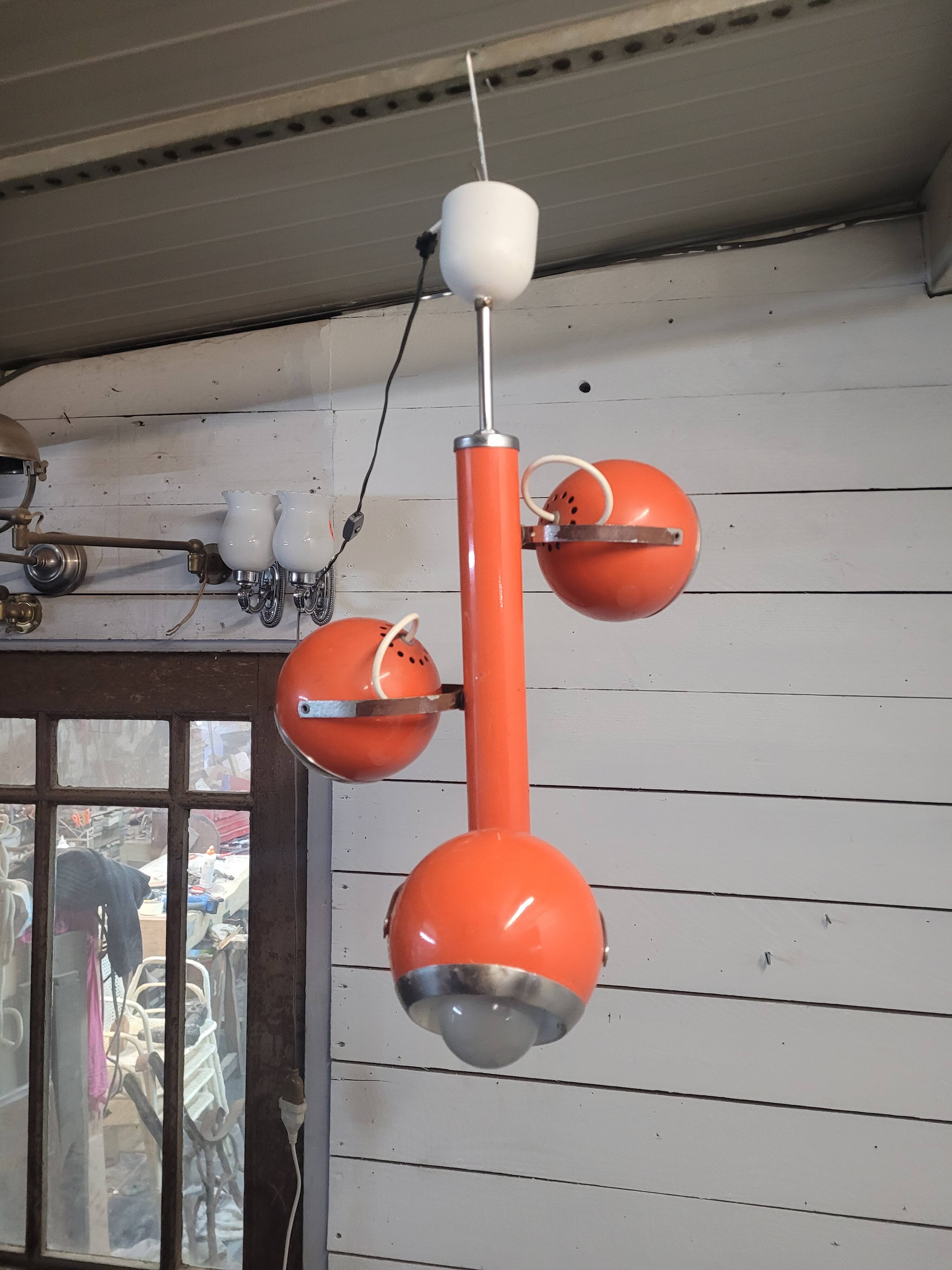 Lustre suspension vintage eyeball orange à 3 lumières des années 60