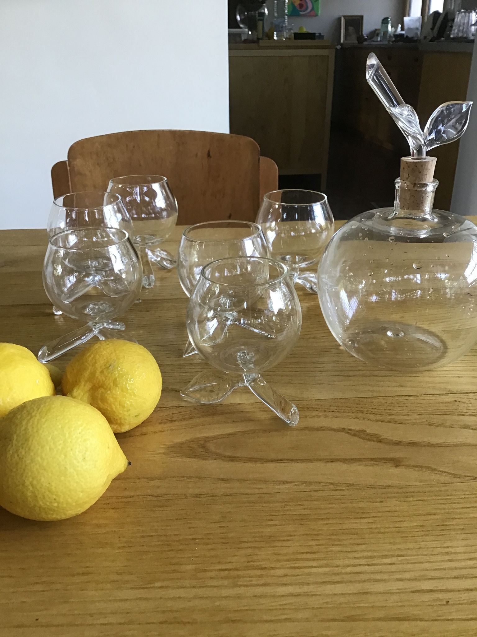 Carafe service and 6 ball glasses