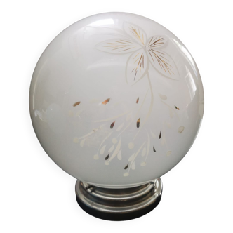 Applique plafonnier globe boule abat jour opaline blanc décor feuilles blanches et or Ø 25 cm