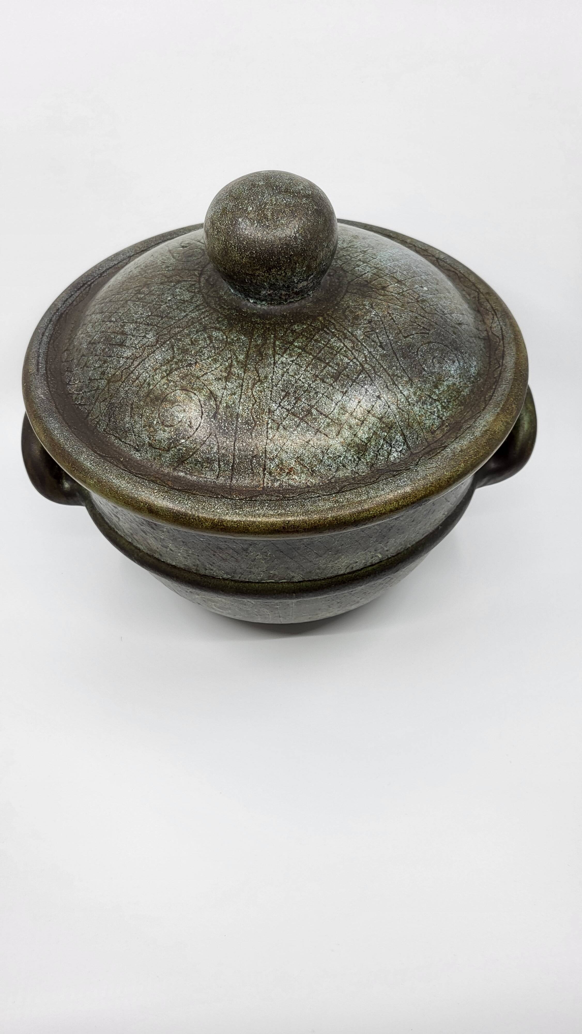 Soup tureen from La Grange Aux Potiers