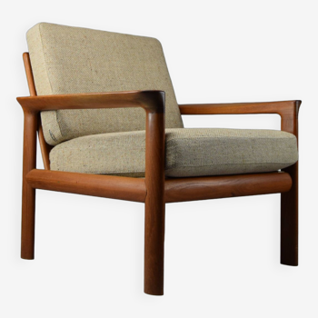 Chaise longue danoise élégante en bois de teck massif du milieu du siècle moderne