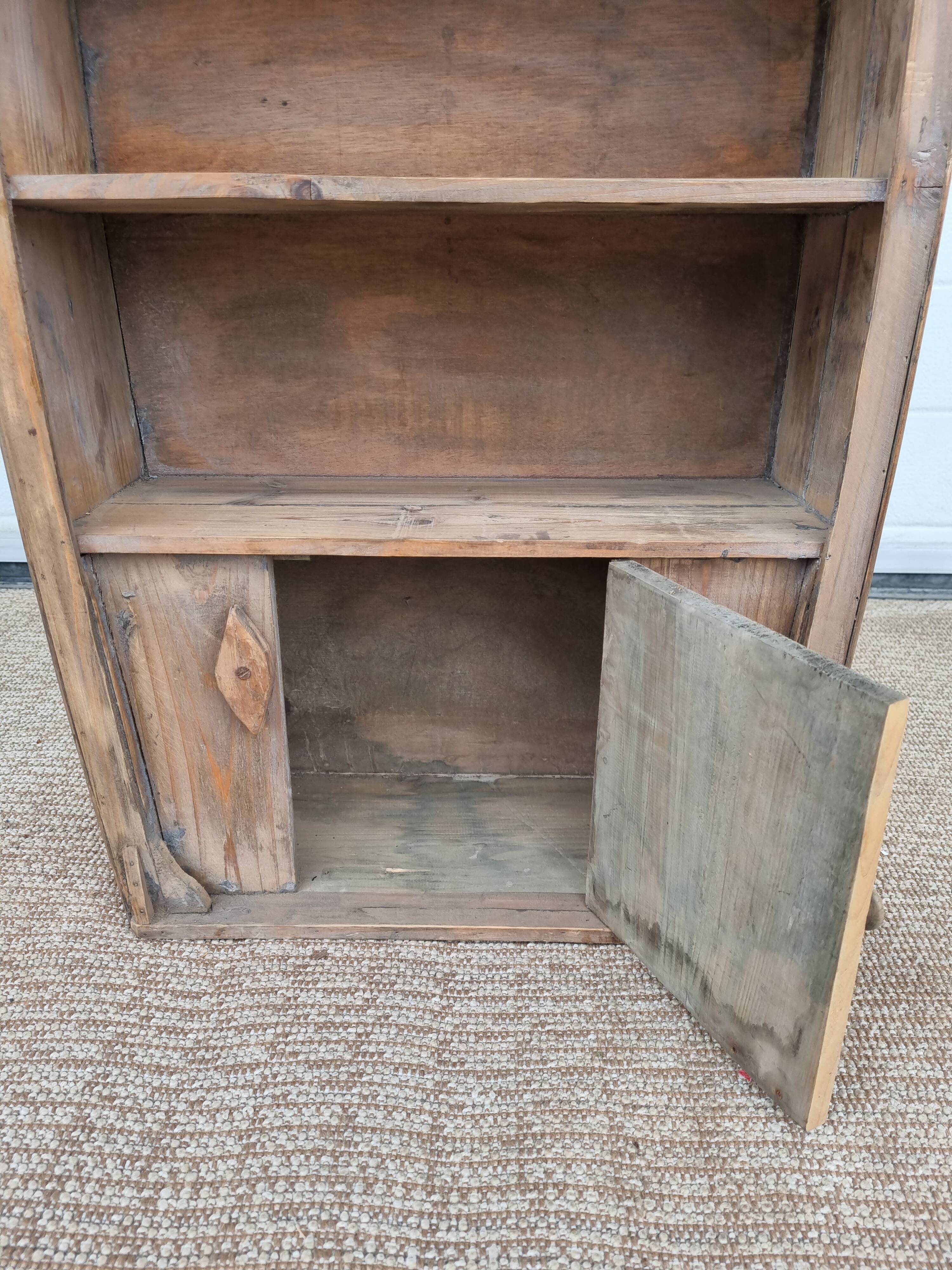 Barque-shaped wall shelf 40s