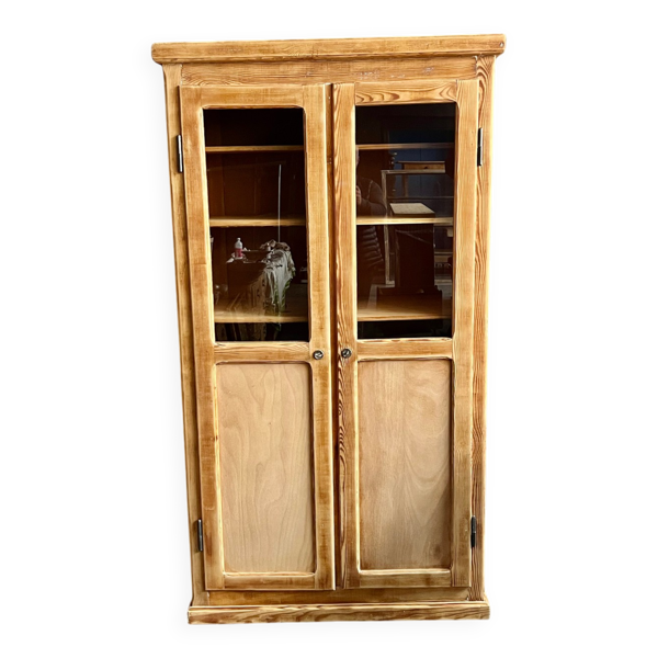 Vitrine de pharmacie ancienne