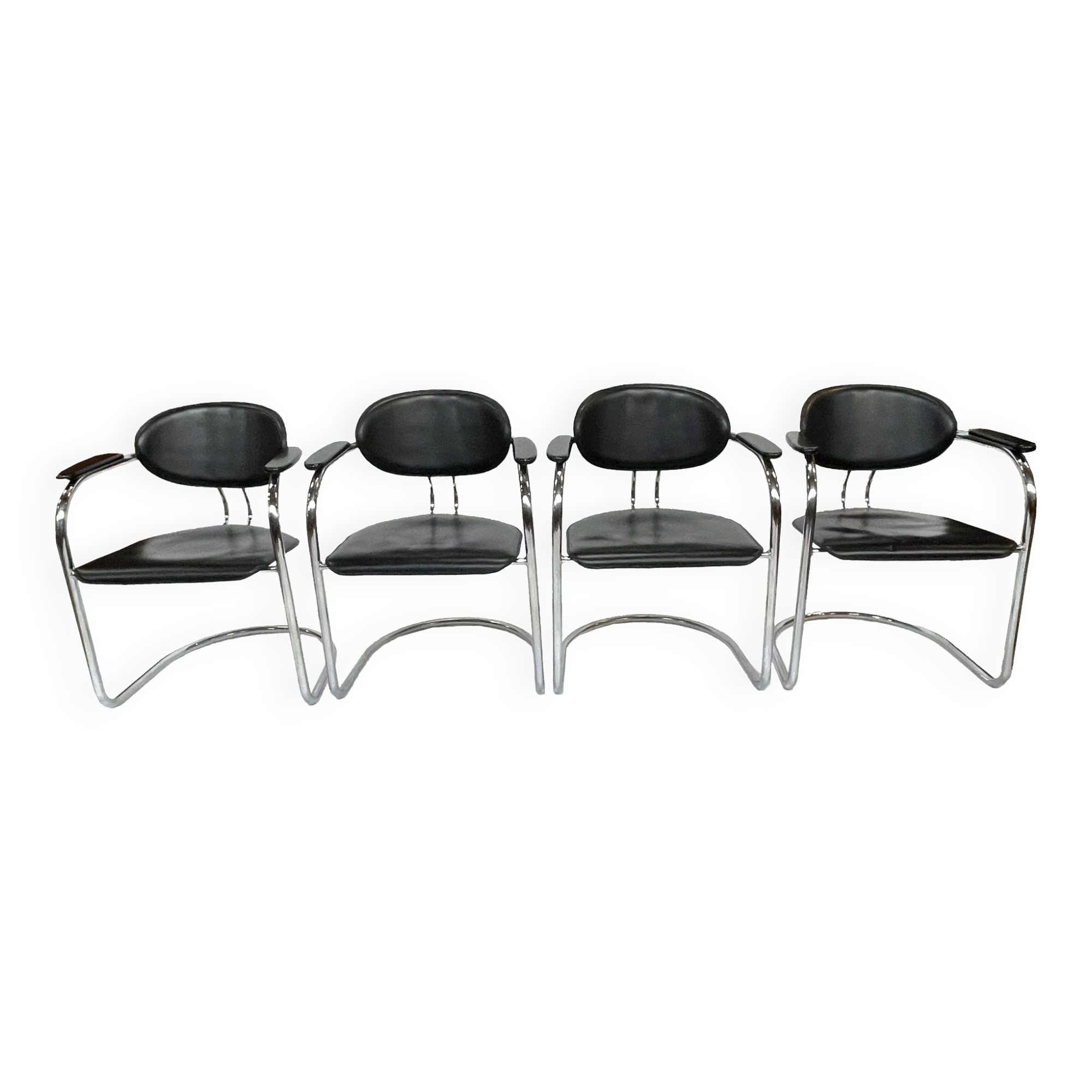 Ensemble de quatre chaises de salle à manger en porte-à-faux chromées années 1980 fabriquées en Italie par Effezeta