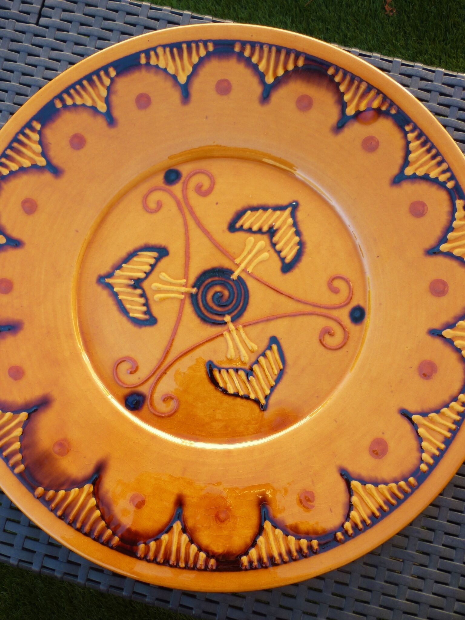 Plat en céramique, terre cuite vernissée signé Biot années 60/70