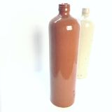 Lot of three bottles in 1900 sandstone