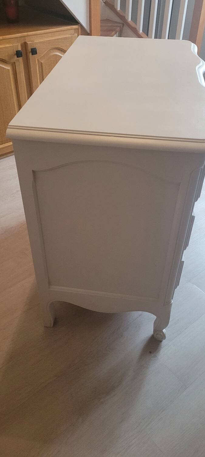 Louis XV style crossbow chest of drawers