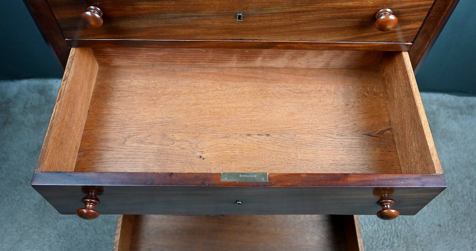 Mahogany chest of drawers – Late 19th century