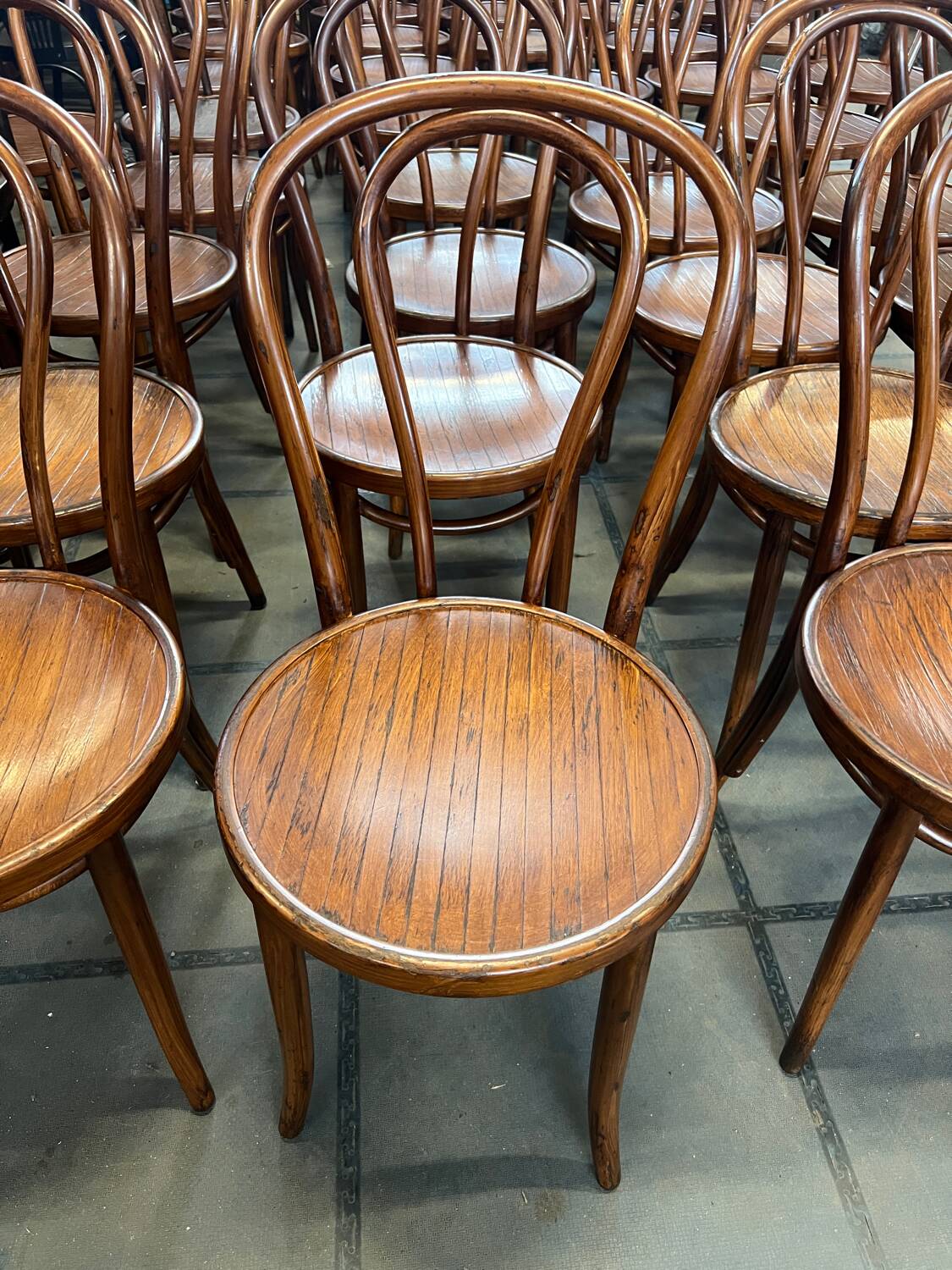 Lot de 50 chaises bistrot