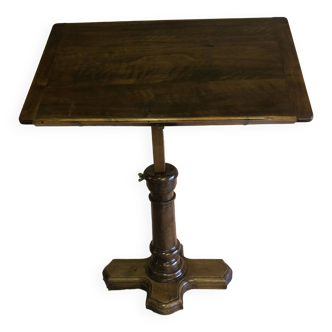 Adjustable writing table