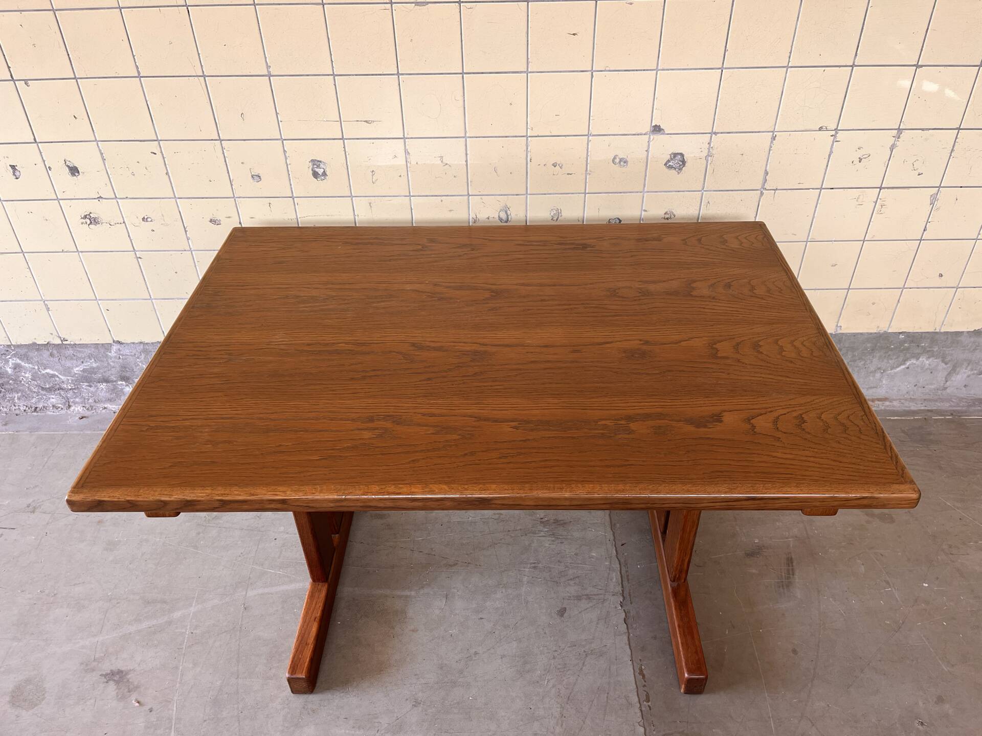Table à manger en chêne danois