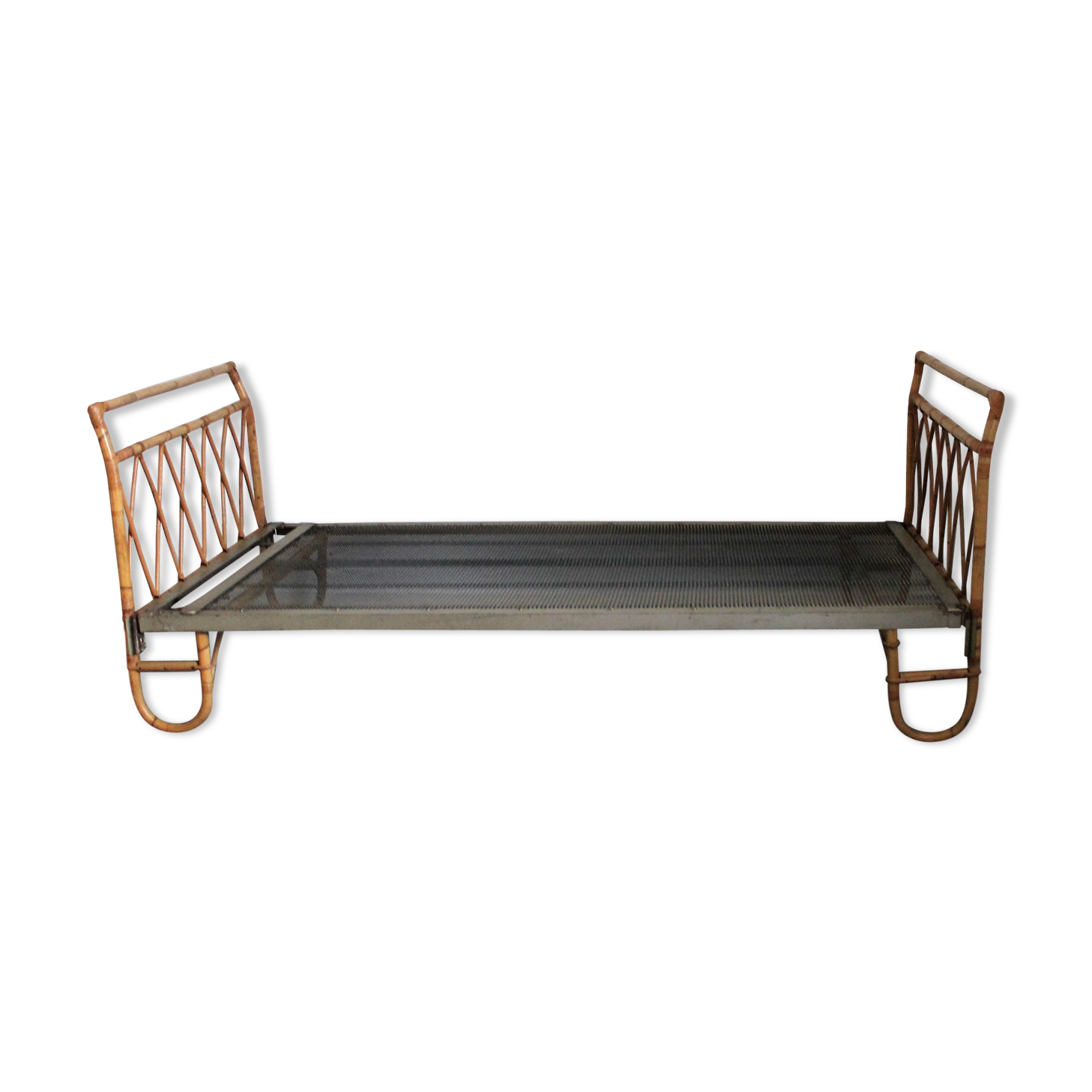 Vintage rattan bed 1 person