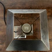 Lampe de bureau en acier