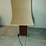 70s table lamp with Chinese decor and pagoda lampshade.