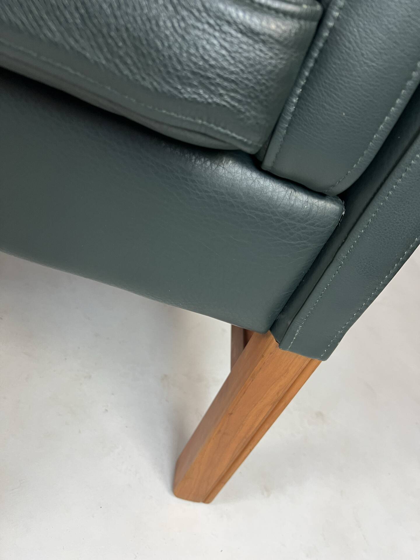 Danish leather sofa couch by Skippers furniture 70s 80s Design