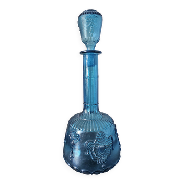 Carafe vintage en verre bleu moulé avec bouchon, décor en relief