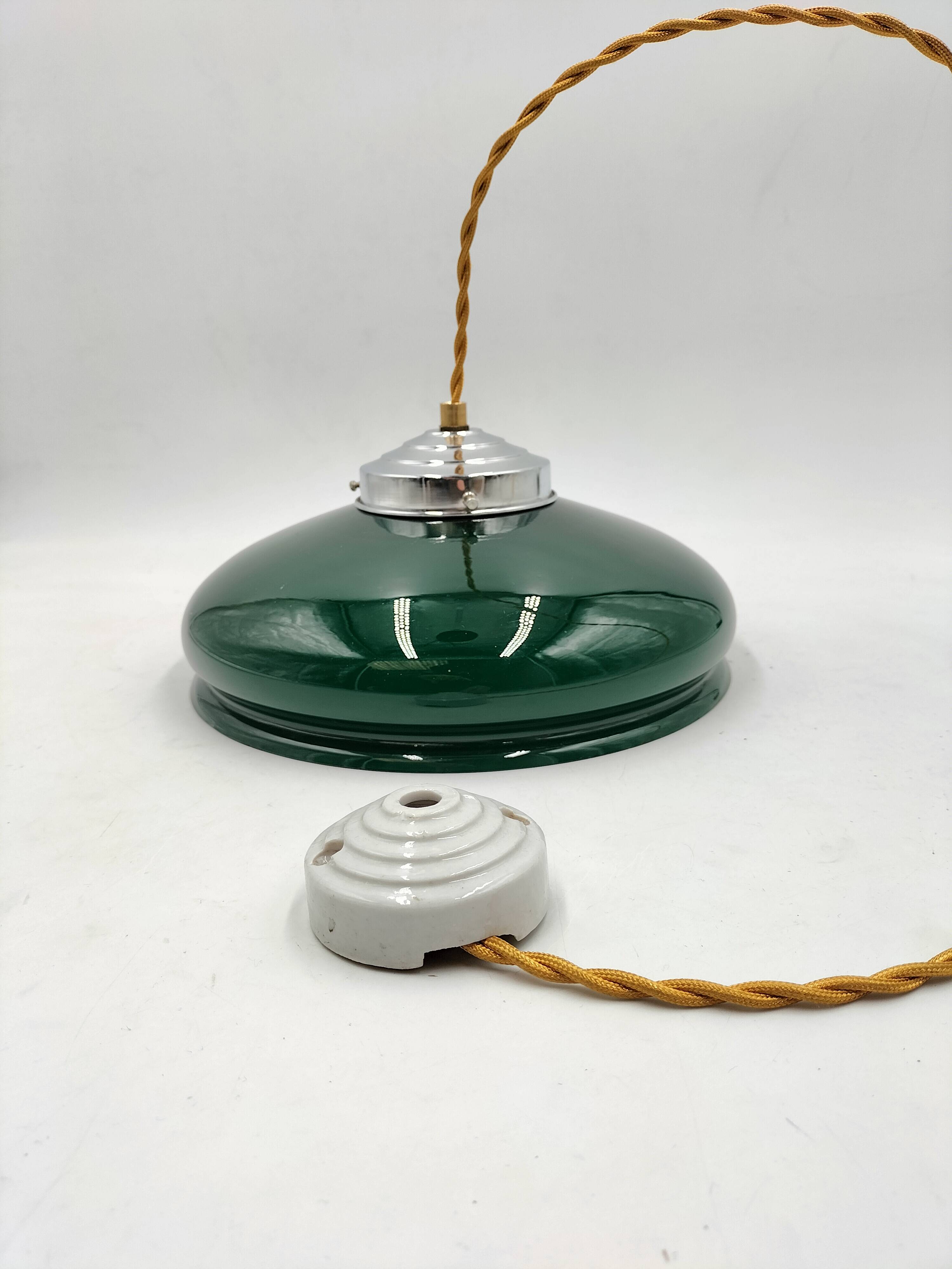 Green opaline suspension