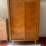 Penderie vintage pieds compas