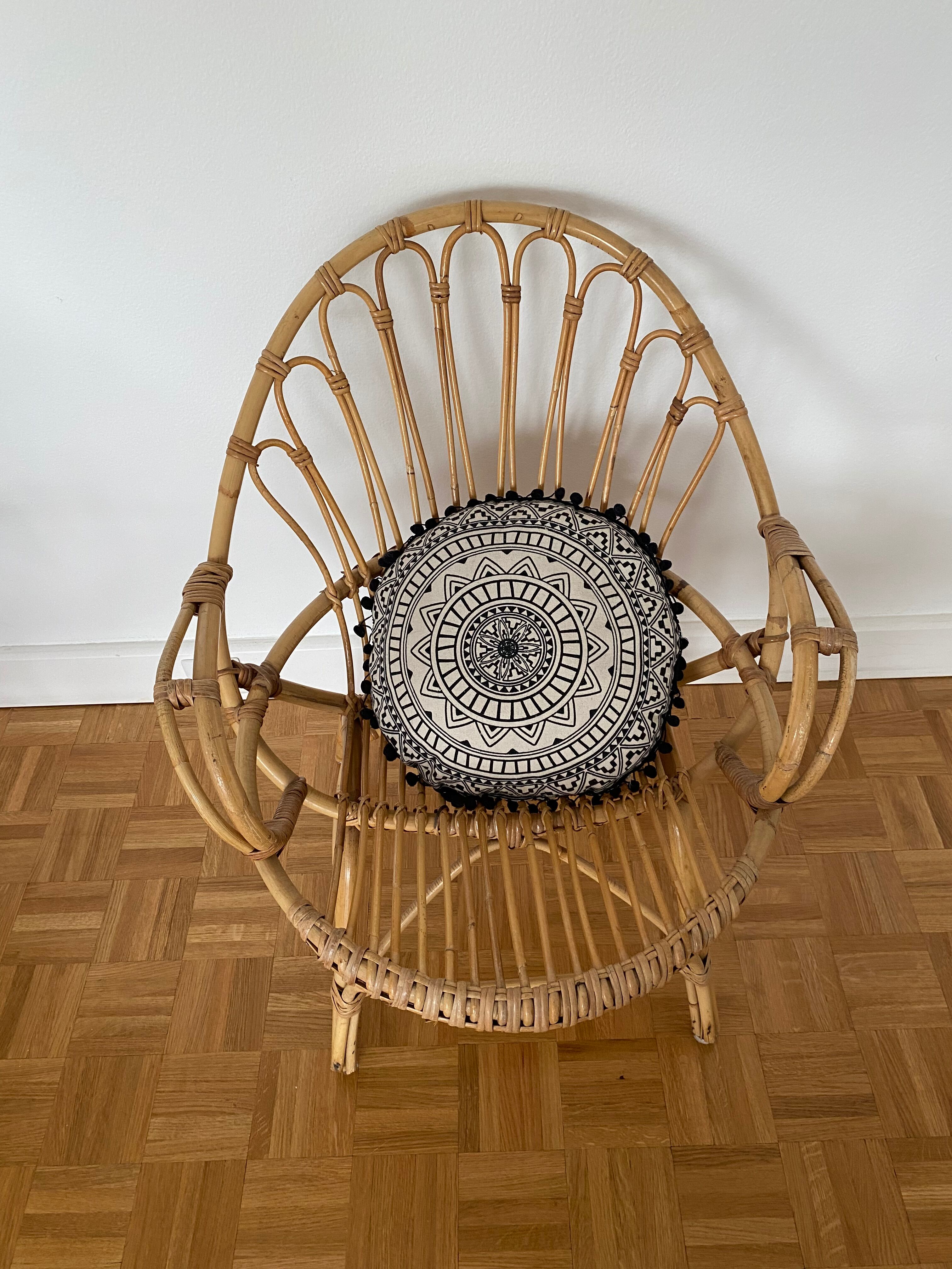 Armchair basket in vintage rattan 60's