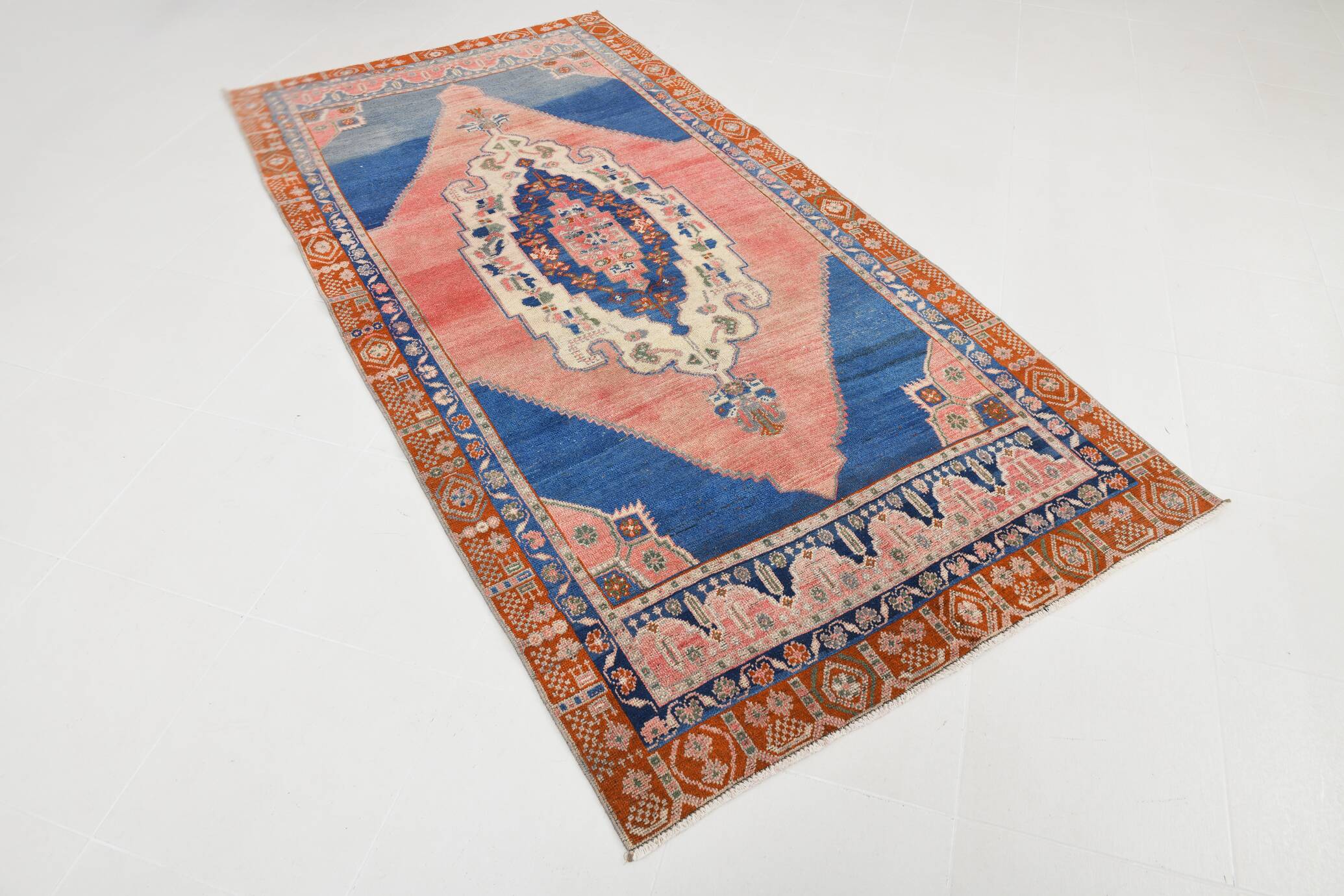 4x9 Oriental Blue Vintage Rug, 137x272Cm