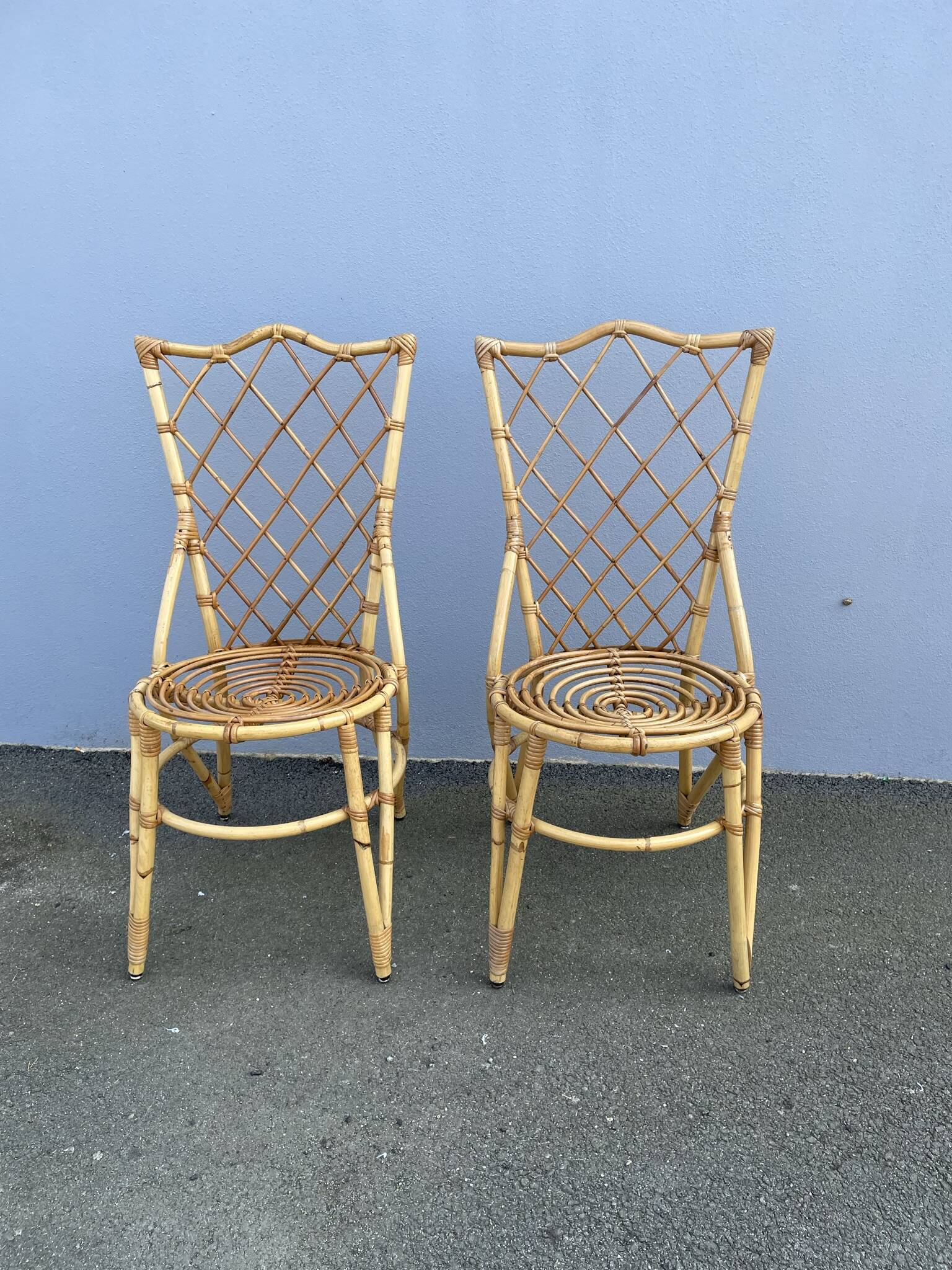 Chaises en rotin  à croisillons