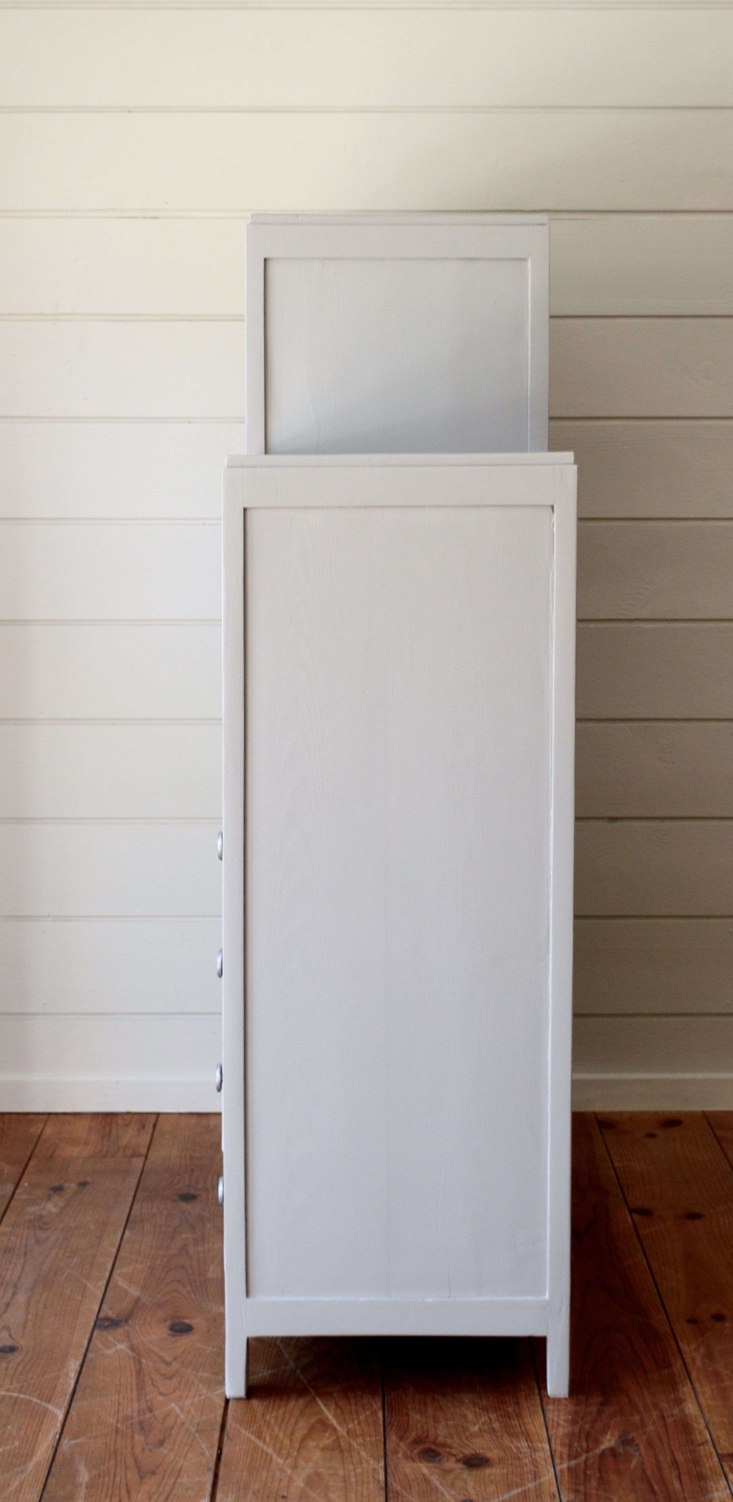 Asymmetrical cabinet