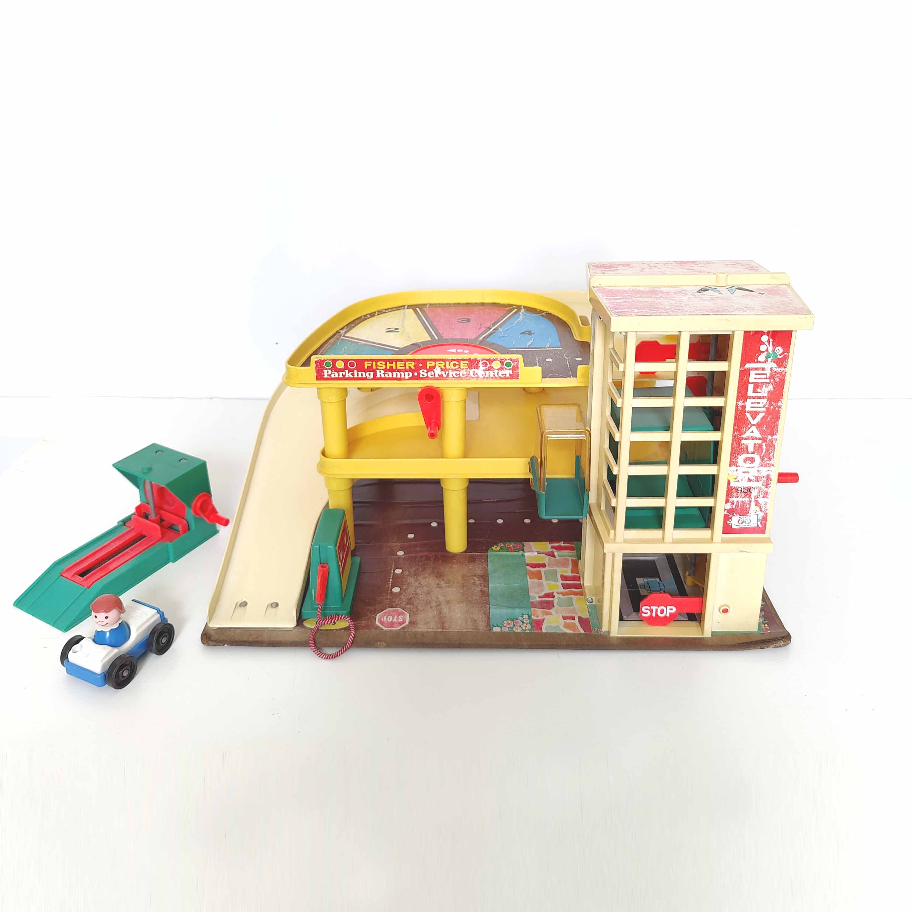 Garage parking Fisher Price 1970