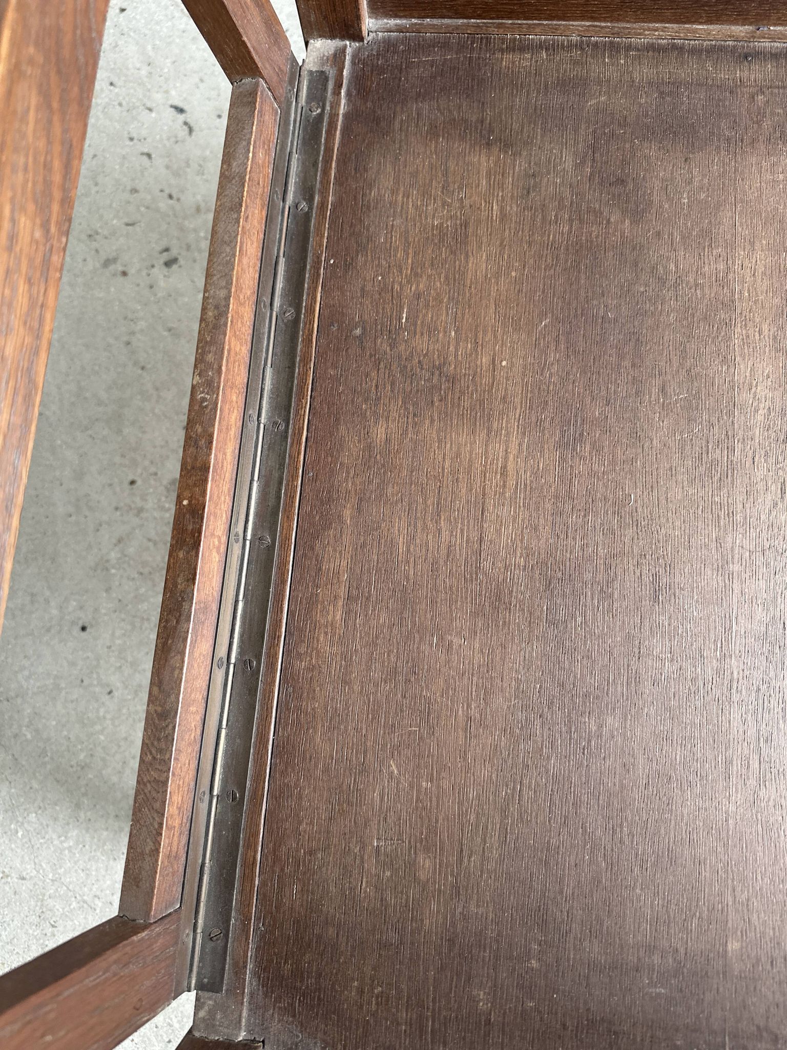 Large fauteuil en bois à dossier inclinable réglable