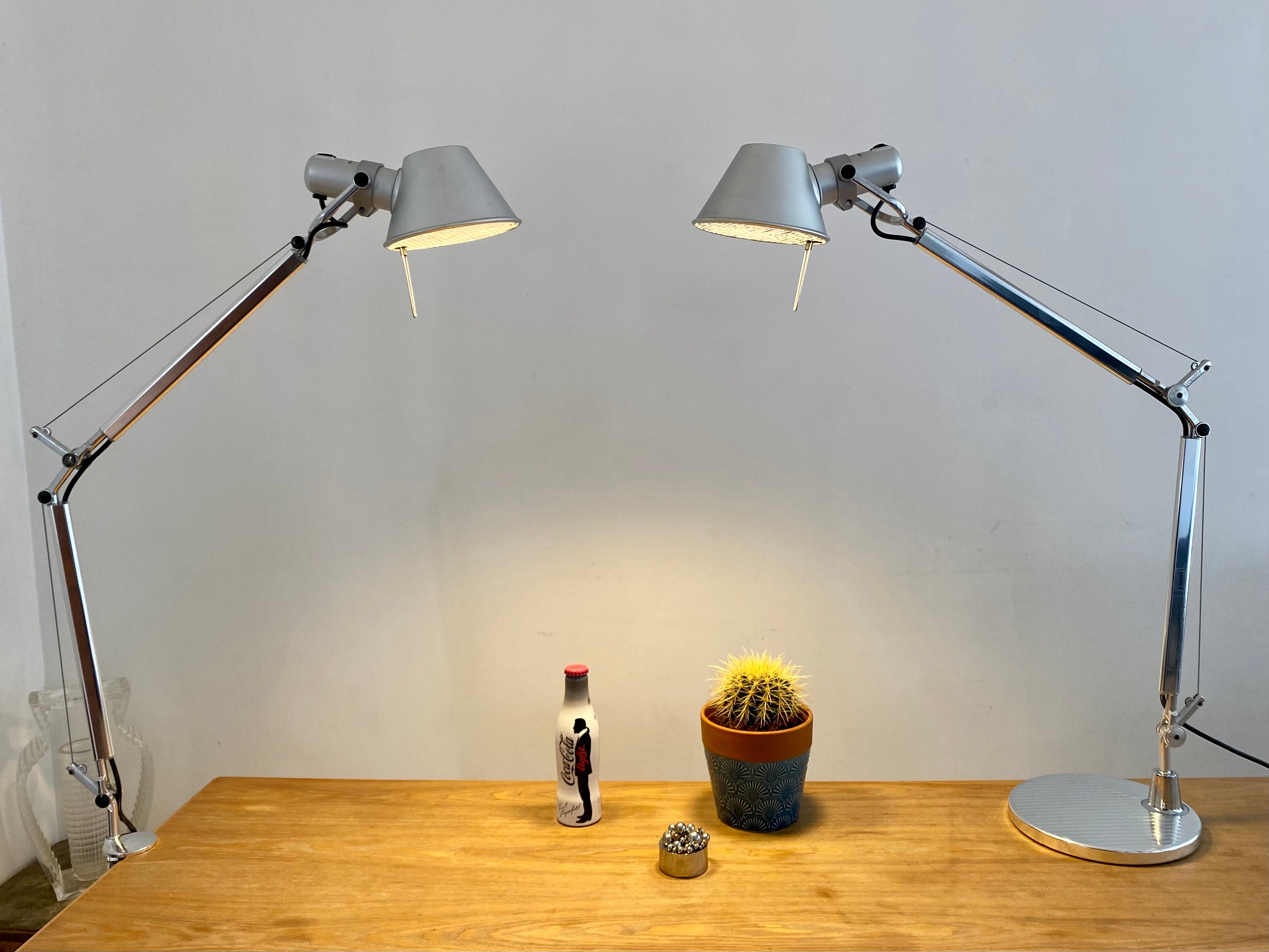 Artemide Tolomeo mini desk lamp on pliers and design Michele De Lucchi - Giancarlo Fassina
