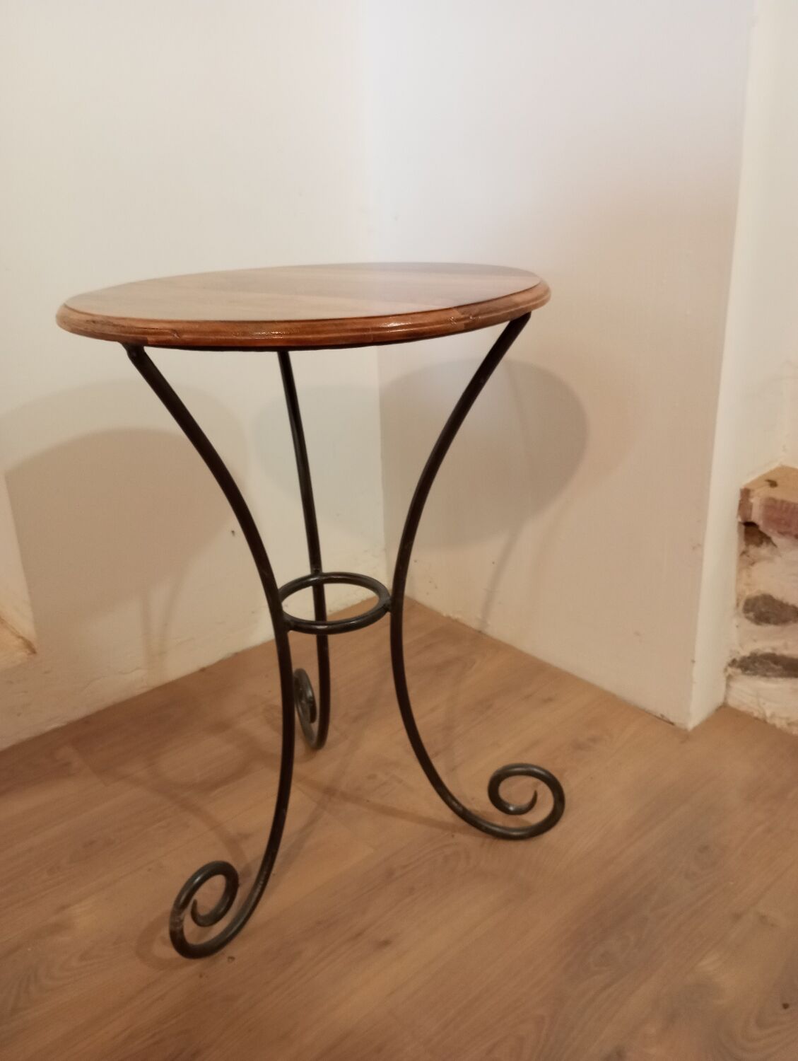 Bistro table in wood and wrought iron