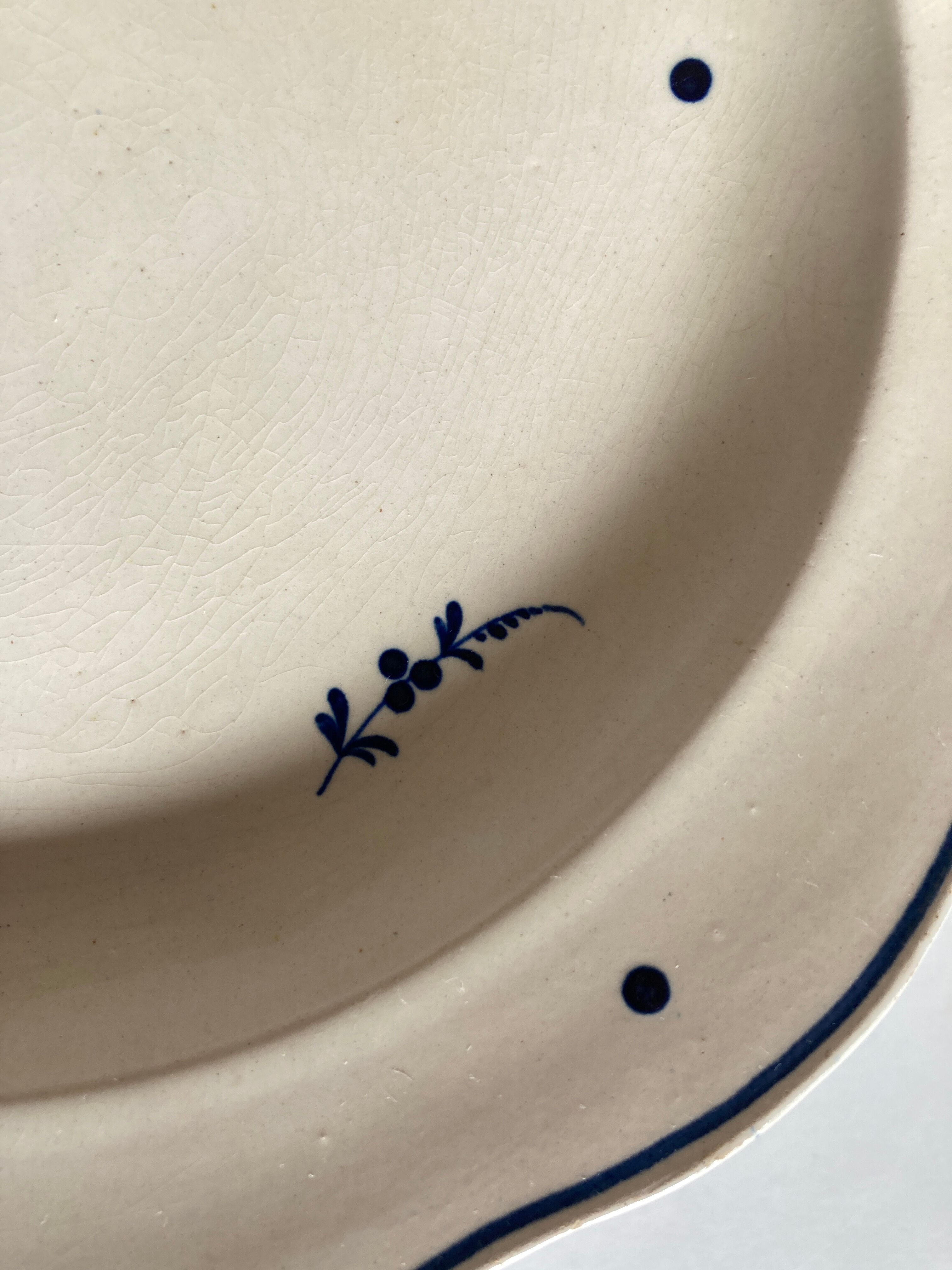 Set of 9 plates early 19th with faience twigs of Chantilly