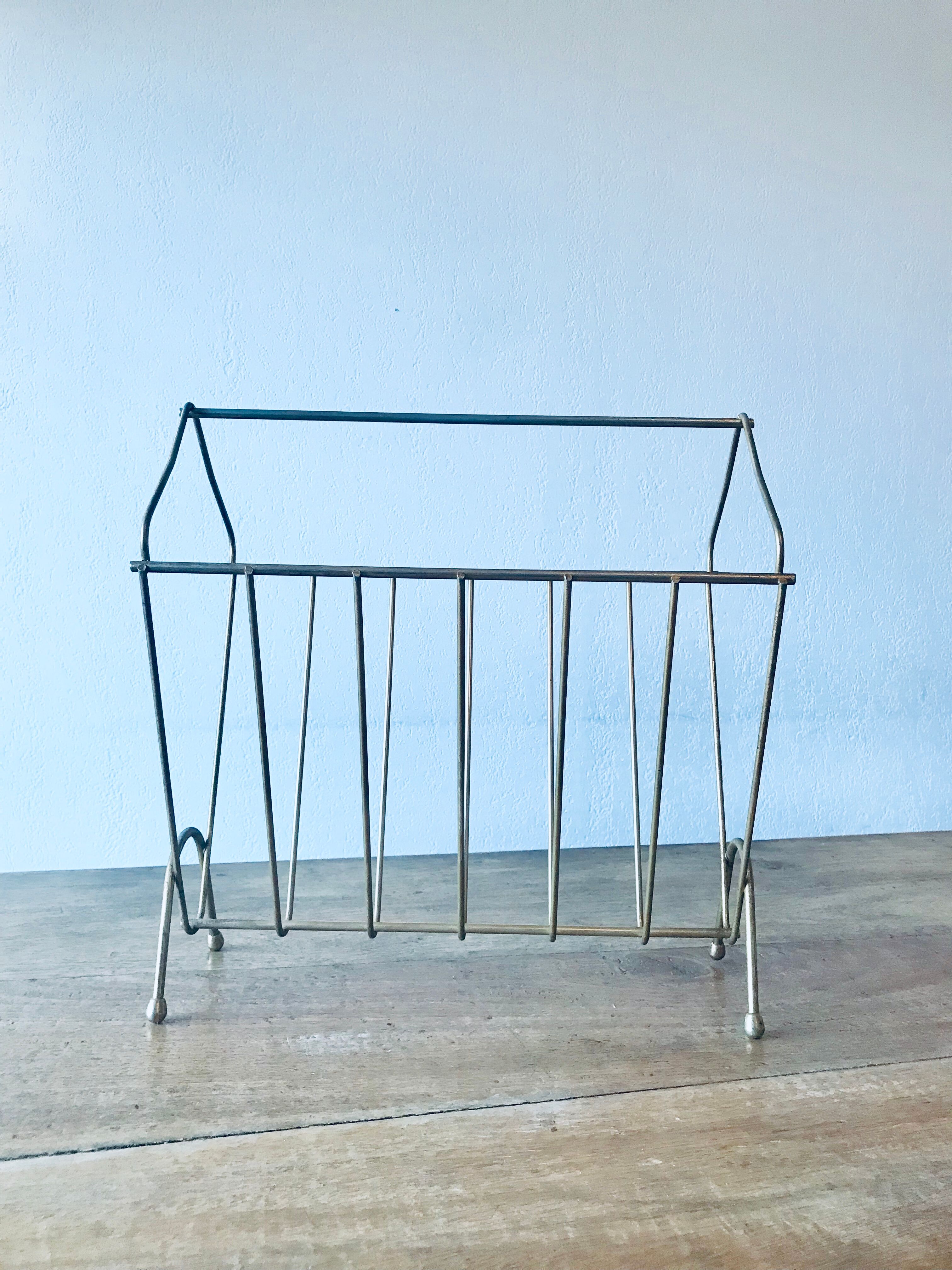 Porte-revue vintage en laiton doré