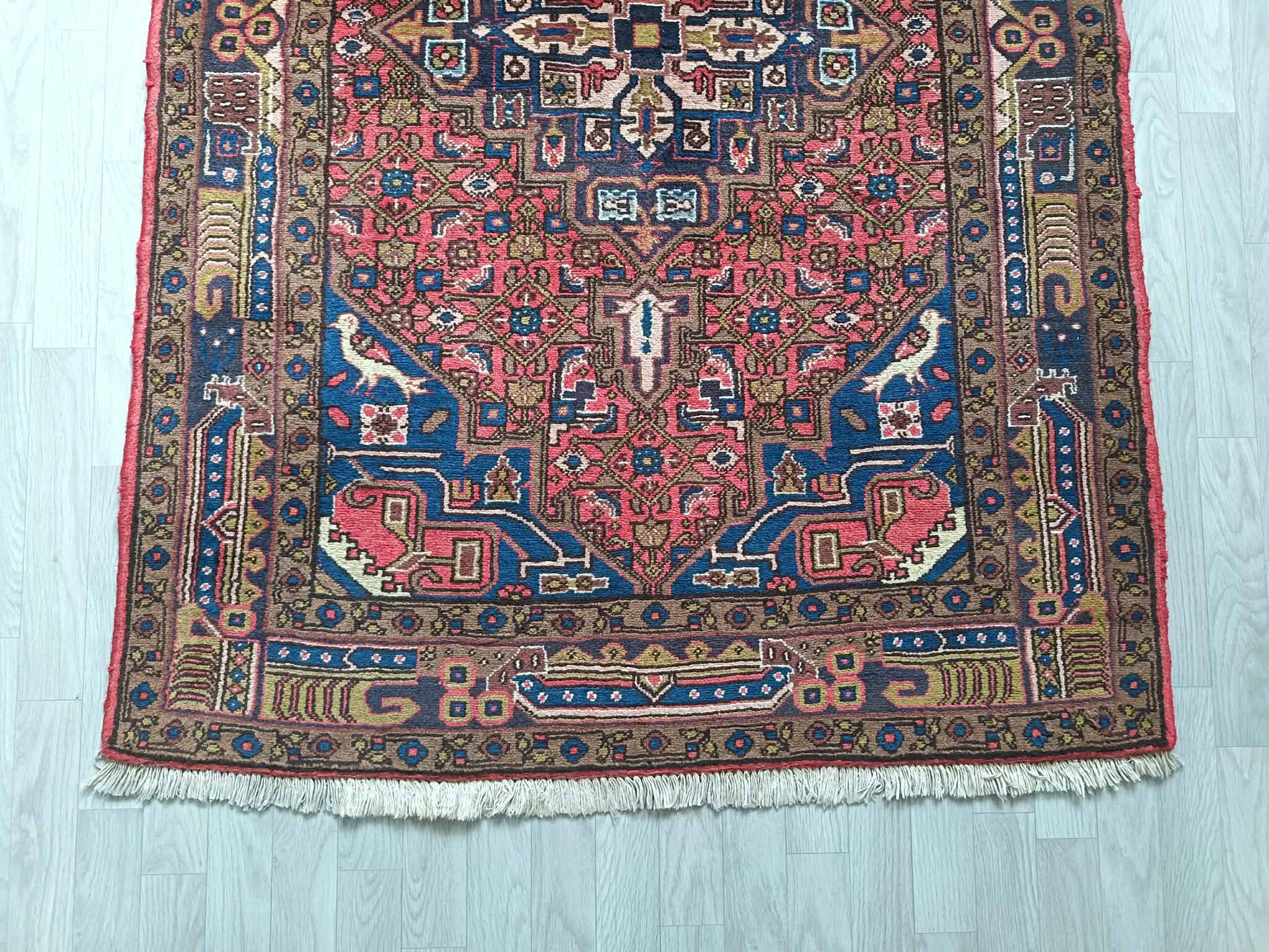 Handmade Koliaï Persian carpet