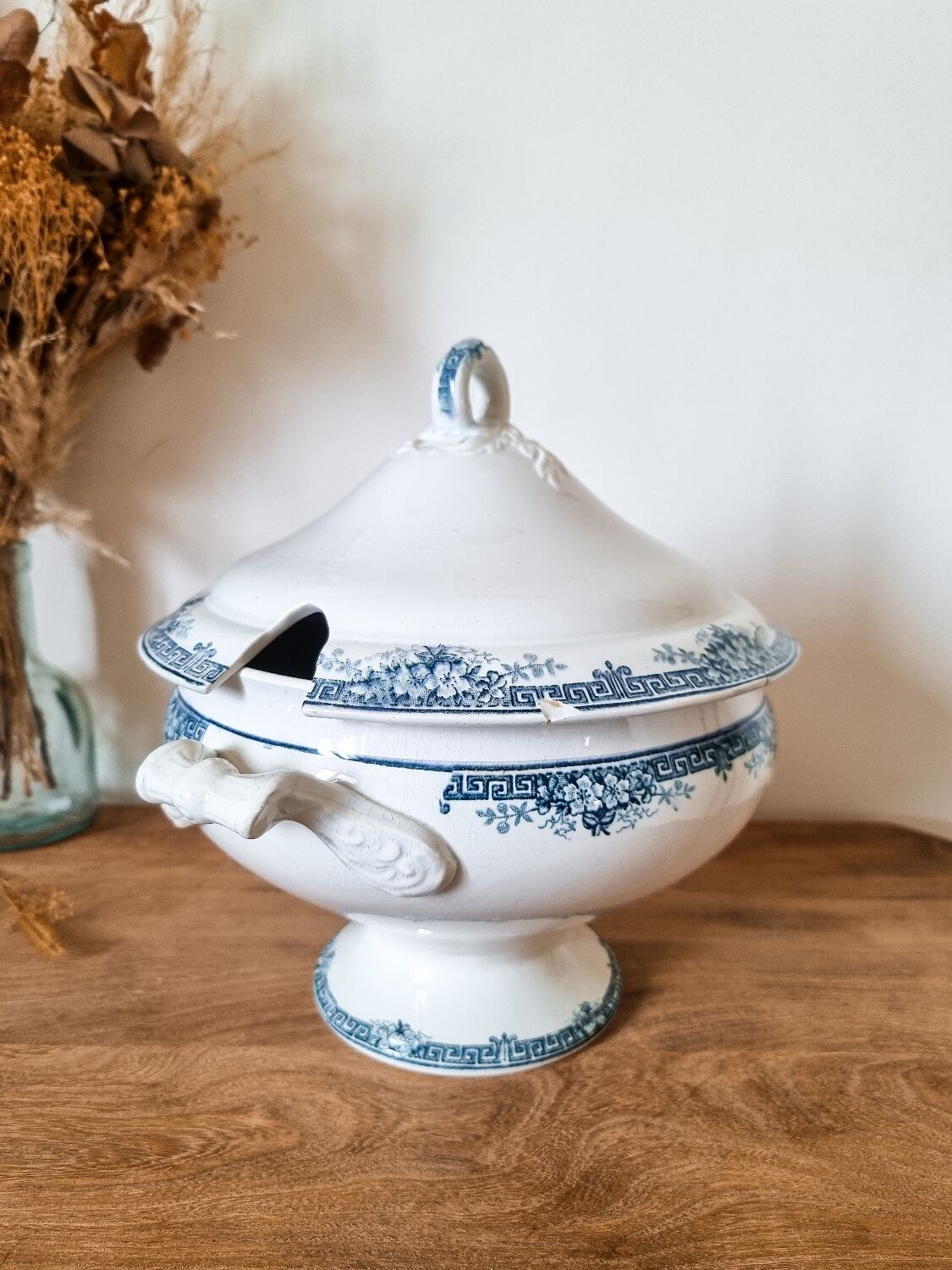 Saint Amand soup tureen, Terre de fer, 19th century